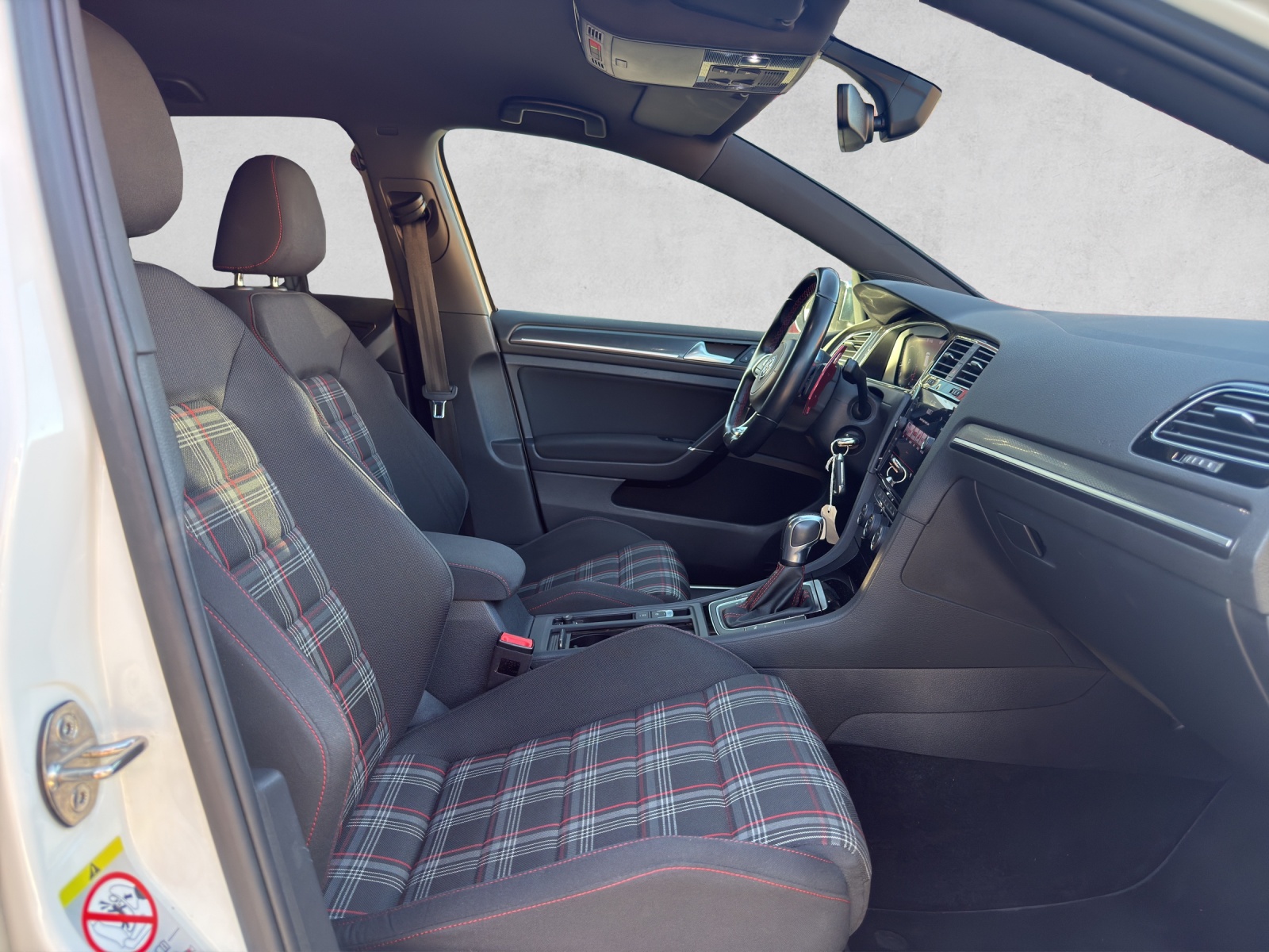 VW Golf 2.0 TSI GTI Performance DSG-image-14