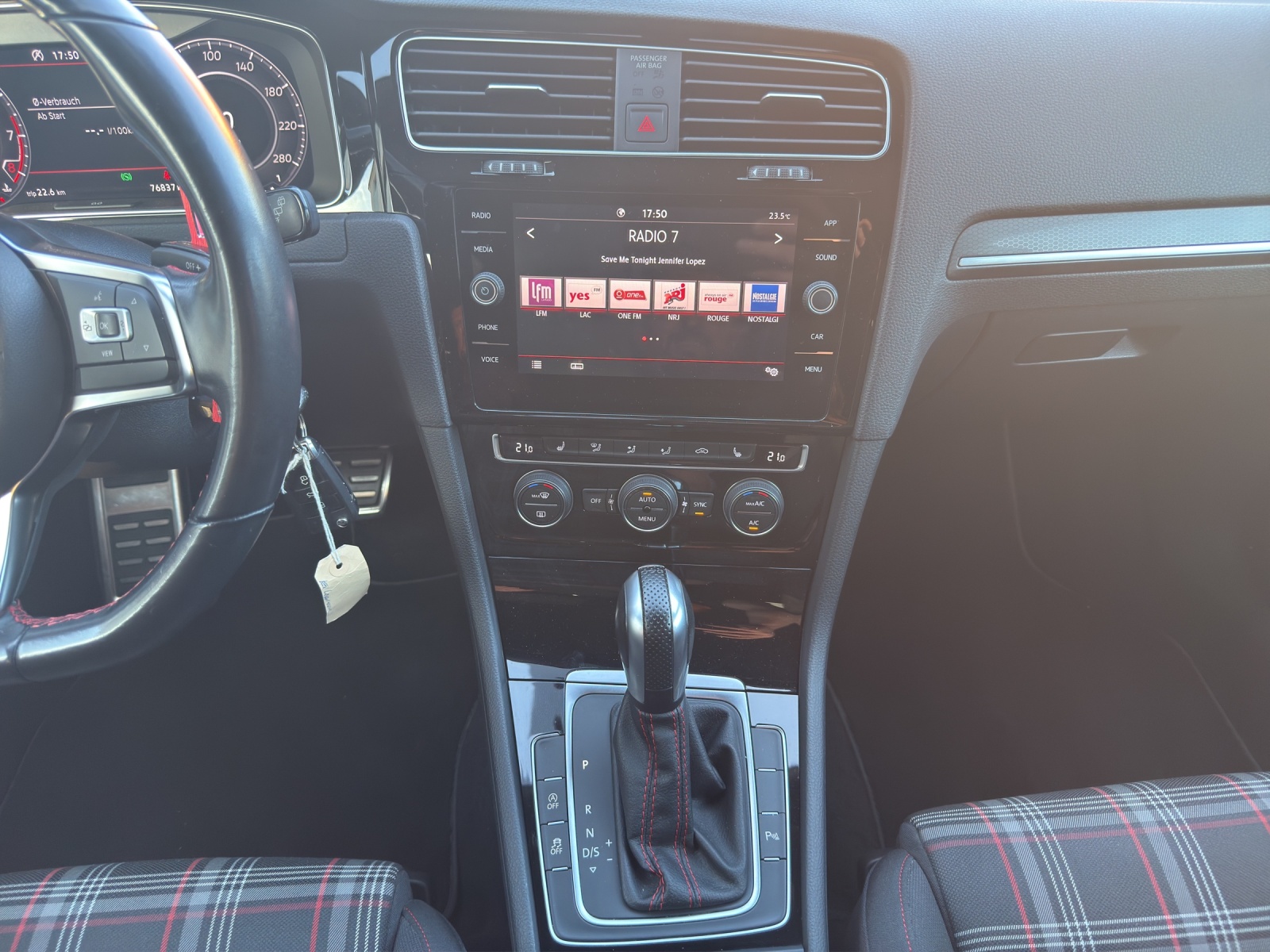 VW Golf 2.0 TSI GTI Performance DSG-image-10