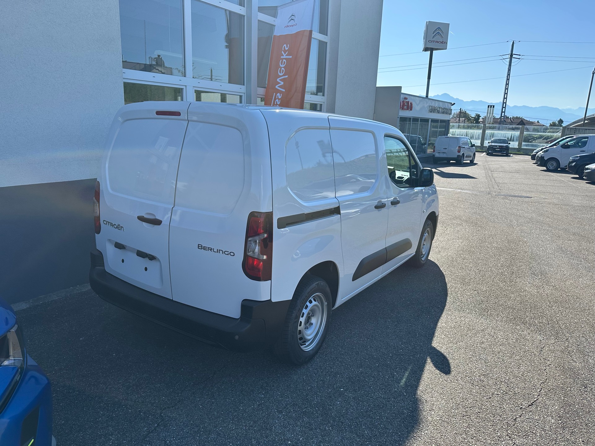 CITROEN Berlingo Van M 1.2 Pure Tech 110 s/s First-image-2