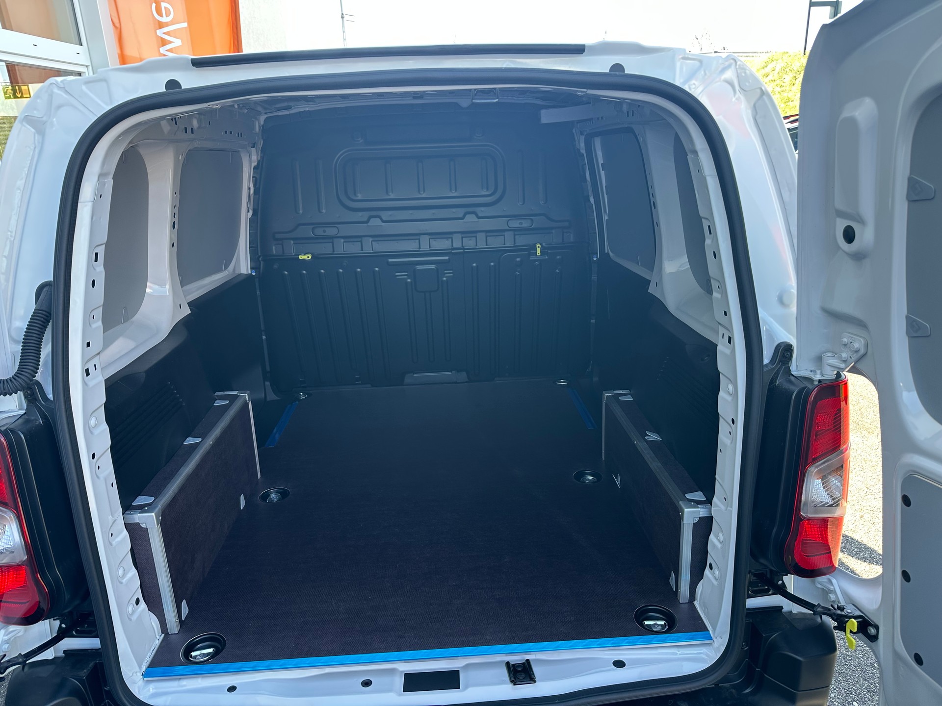 CITROEN Berlingo Van M 1.2 Pure Tech 110 s/s First-image-3
