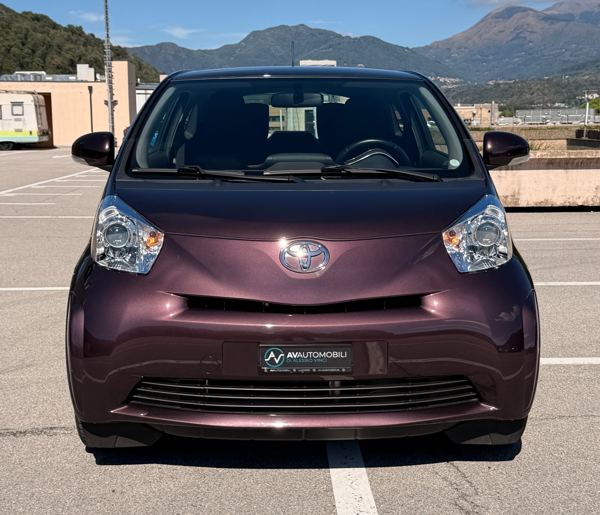 TOYOTA iQ2 1.0 VVT-i-image-2