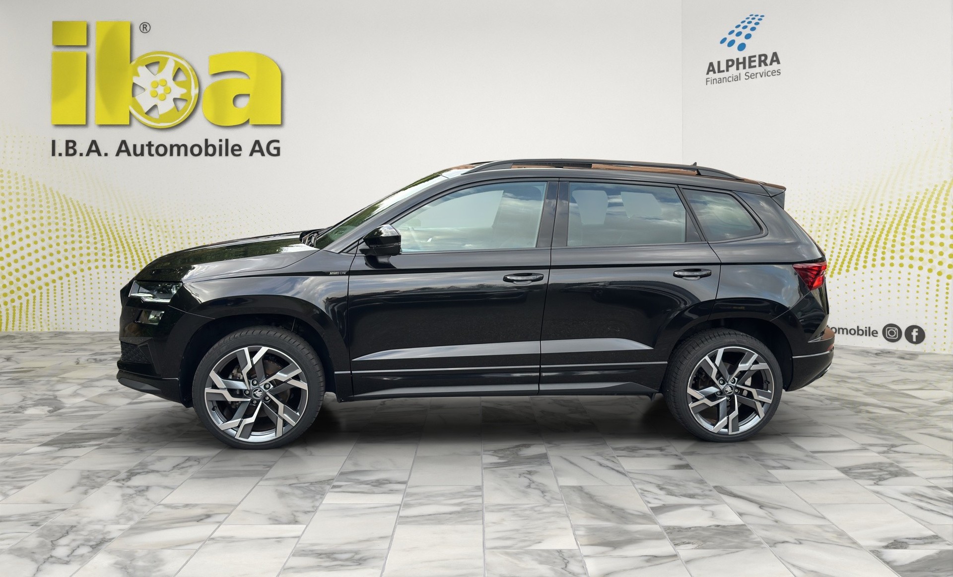 SKODA Karoq 1.5TSI Sport Line Aut. Panorama-Schiebedach-image-1