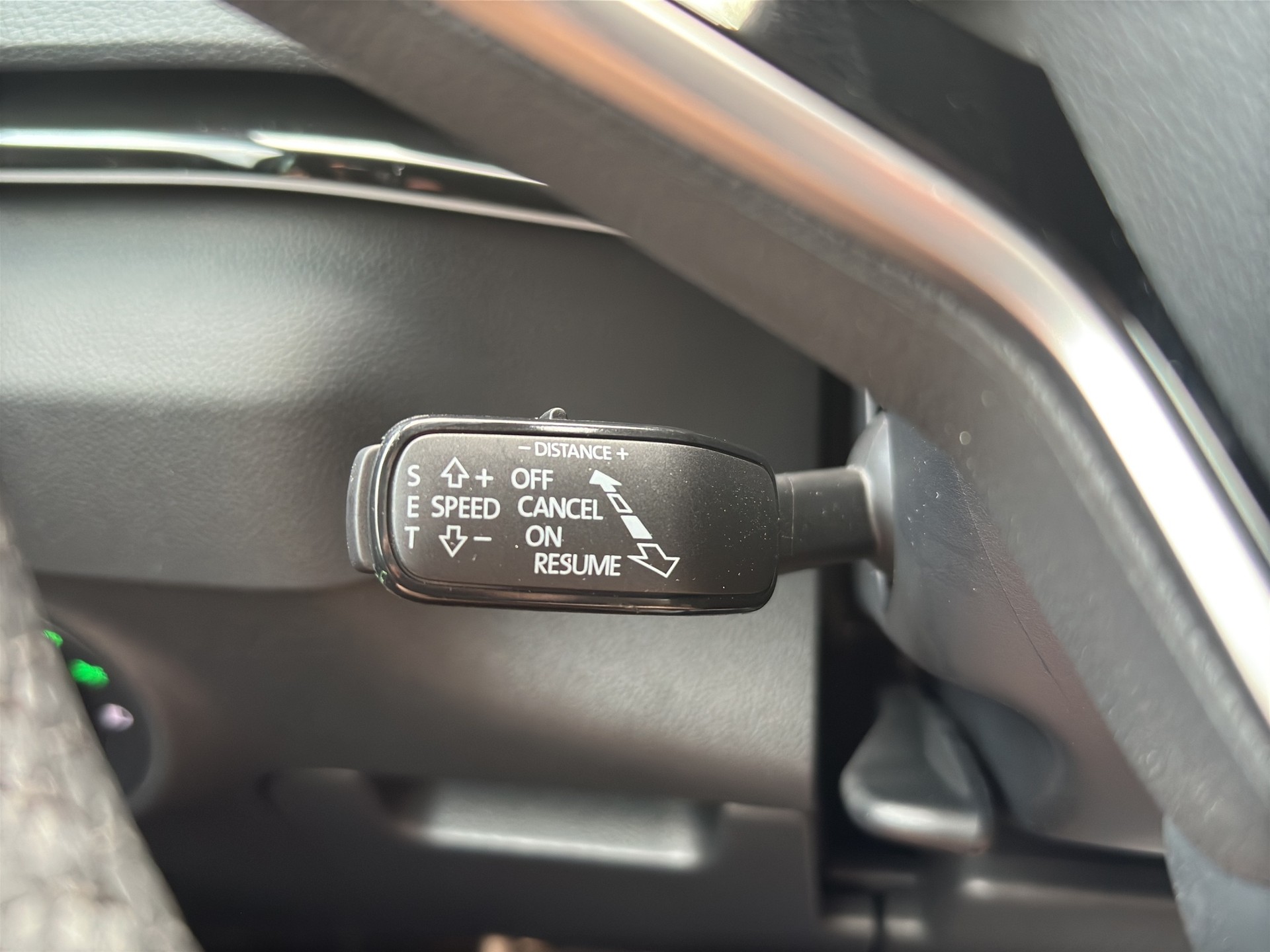 SKODA Karoq 1.5TSI Sport Line Aut. Panorama-Schiebedach-image-16