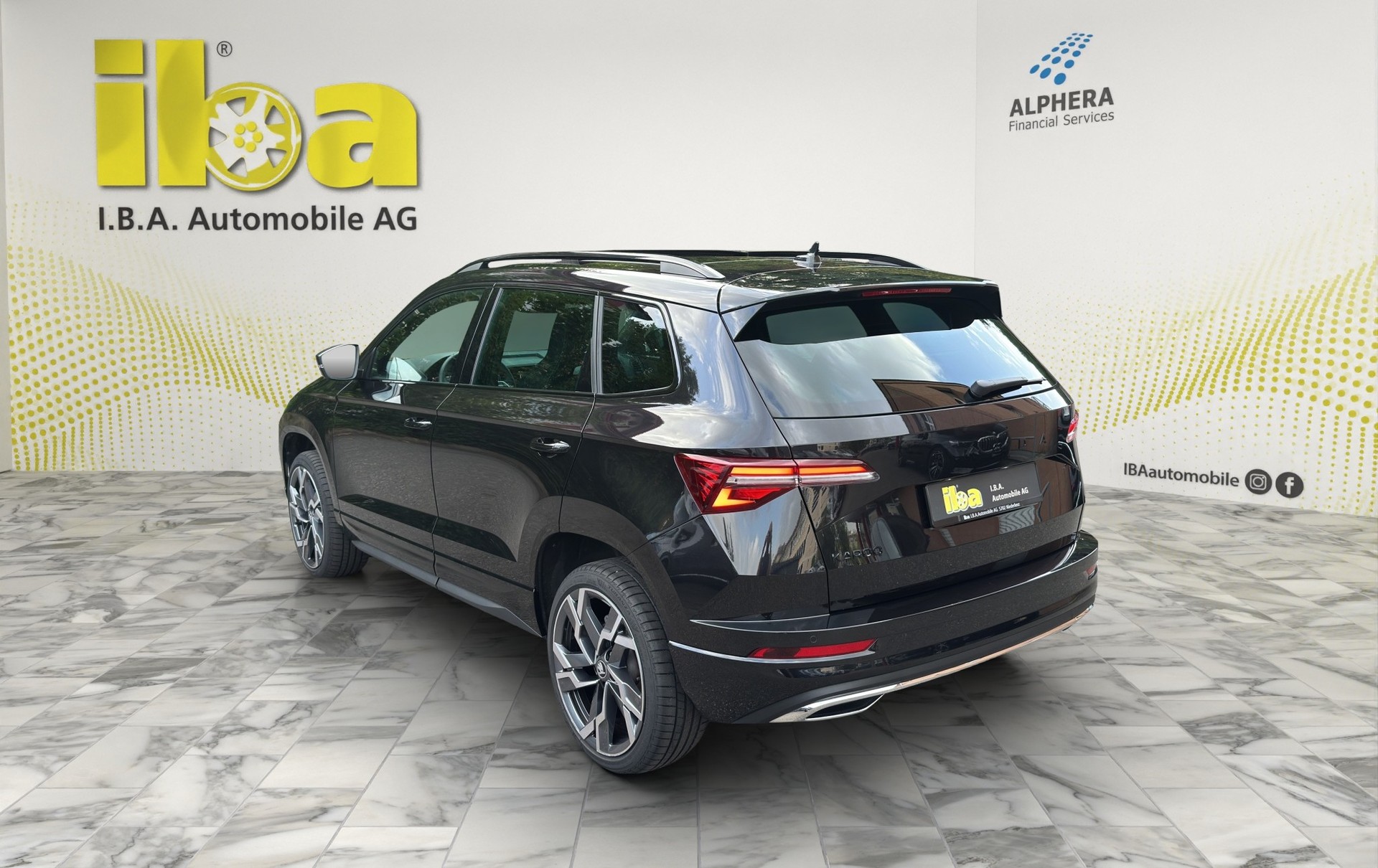 SKODA Karoq 1.5TSI Sport Line Aut. Panorama-Schiebedach-image-2