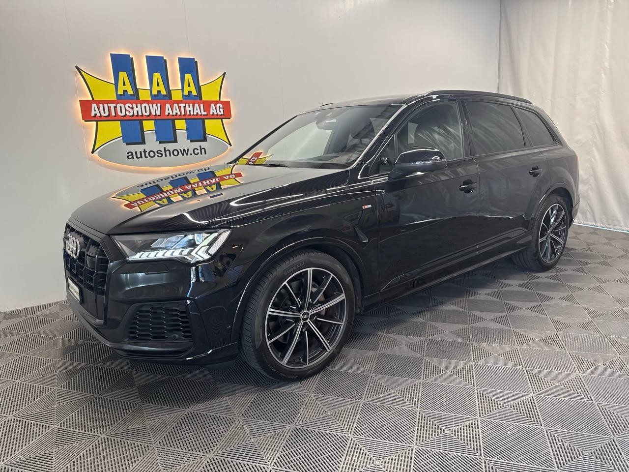 AUDI Q7 50 TDI quattro S Line tiptronic-image-0