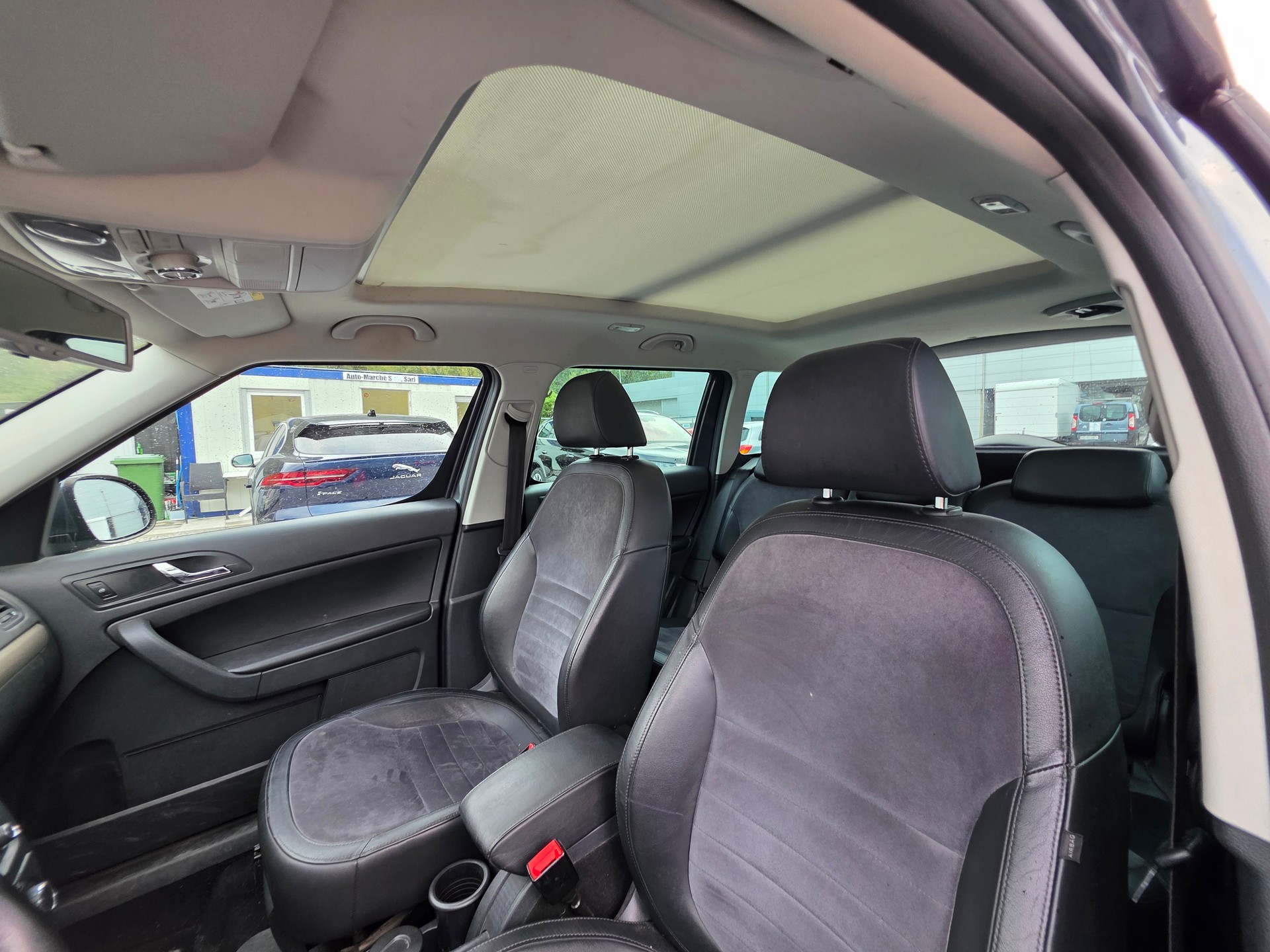 SKODA Yeti 2.0 TDI Style Outdoor 4x4 DSG-image-14