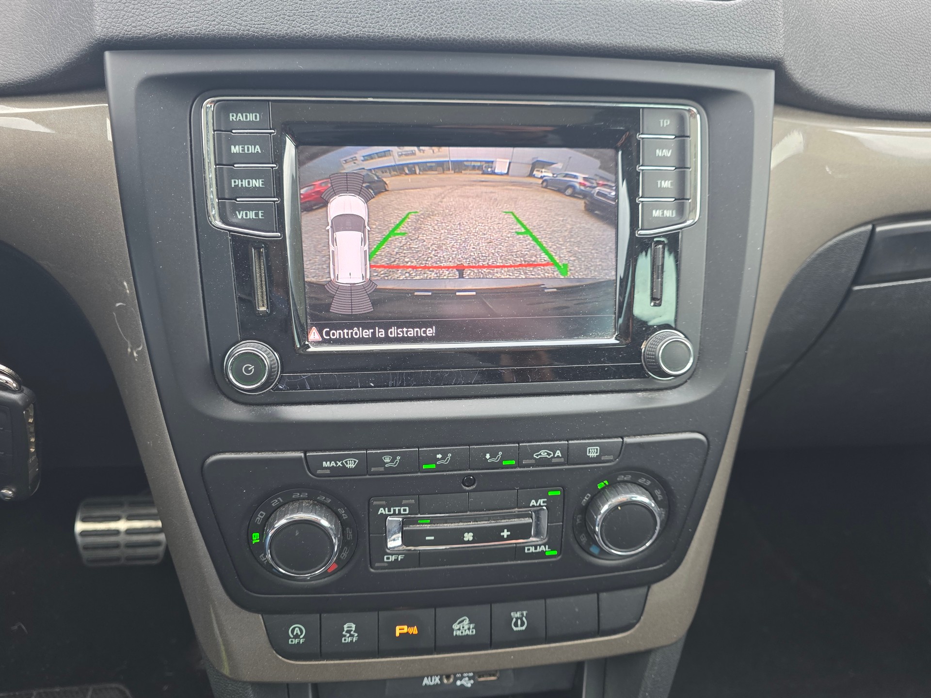 SKODA Yeti 2.0 TDI Style Outdoor 4x4 DSG-image-15