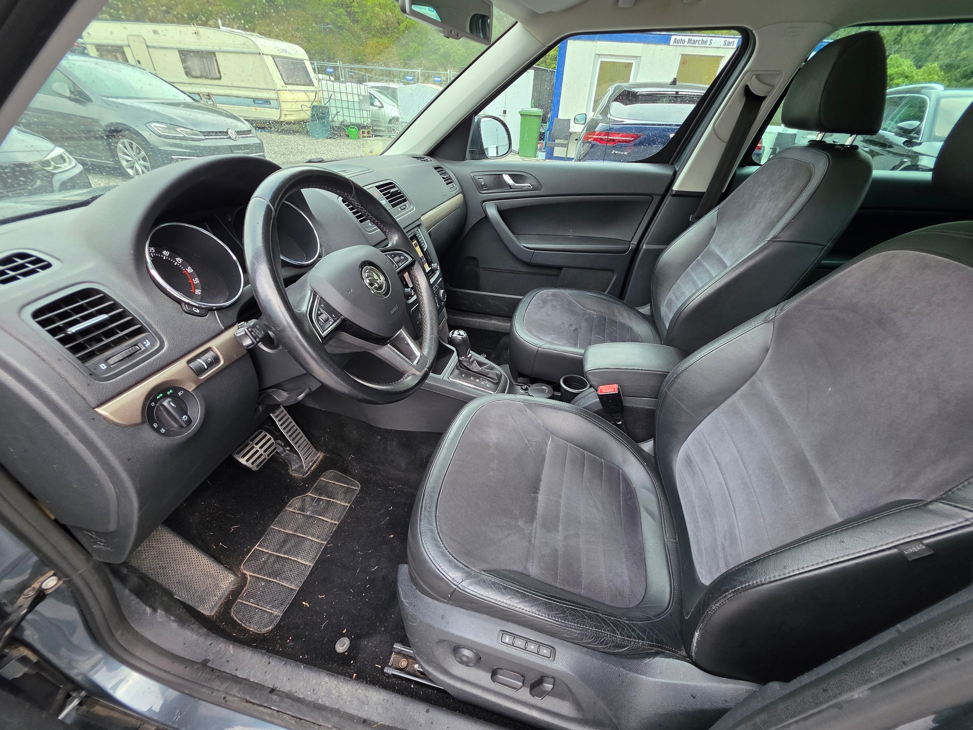 SKODA Yeti 2.0 TDI Style Outdoor 4x4 DSG-image-12