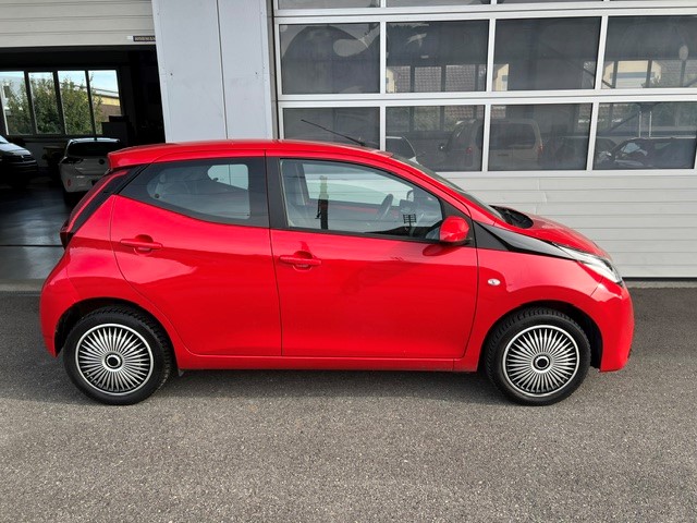 TOYOTA Aygo 1.0 VVT-i x-play-image-3