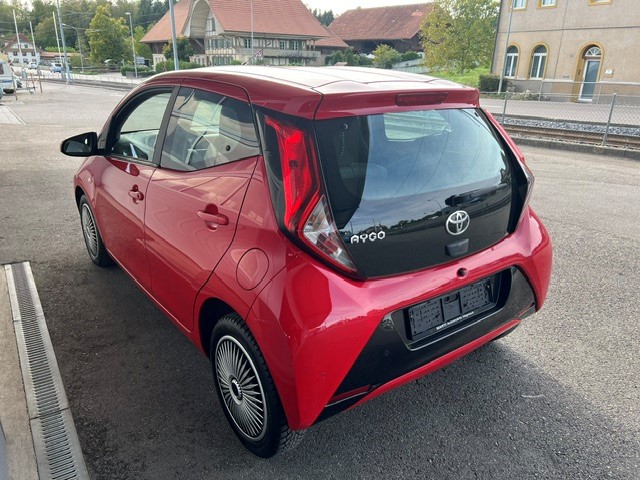 TOYOTA Aygo 1.0 VVT-i x-play-image-6
