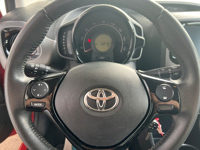 TOYOTA Aygo 1.0 VVT-i x-play-image-8