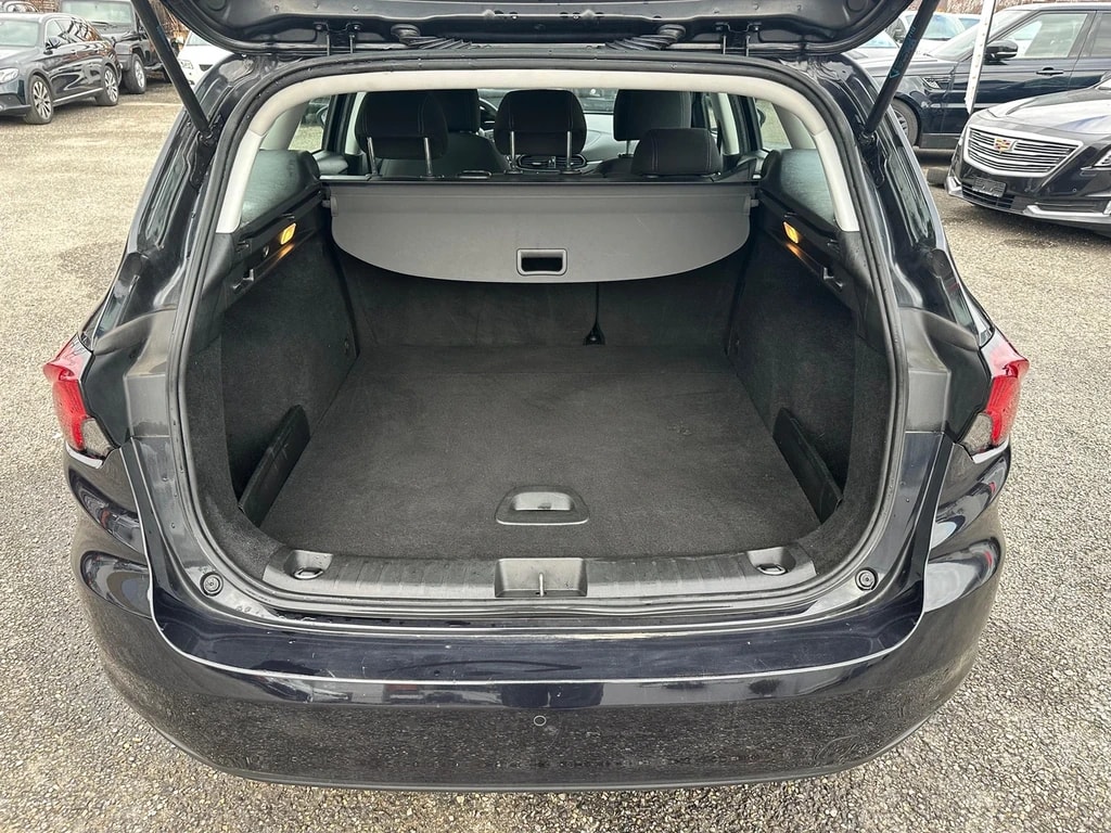 FIAT Tipo 1.6MJ Station Wagon Lounge DCT-image-12