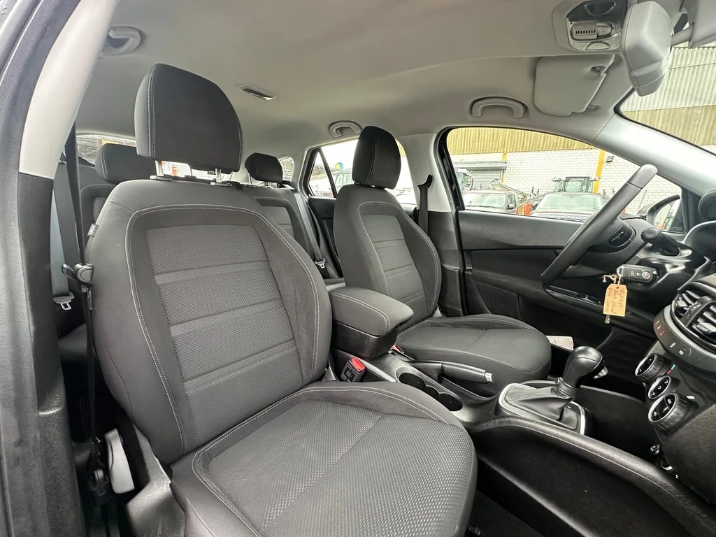 FIAT Tipo 1.6MJ Station Wagon Lounge DCT-image-8