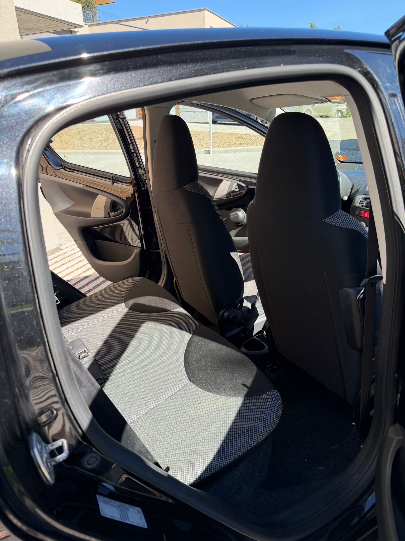 TOYOTA 1.0 VVT-i Linea Luna-image-3