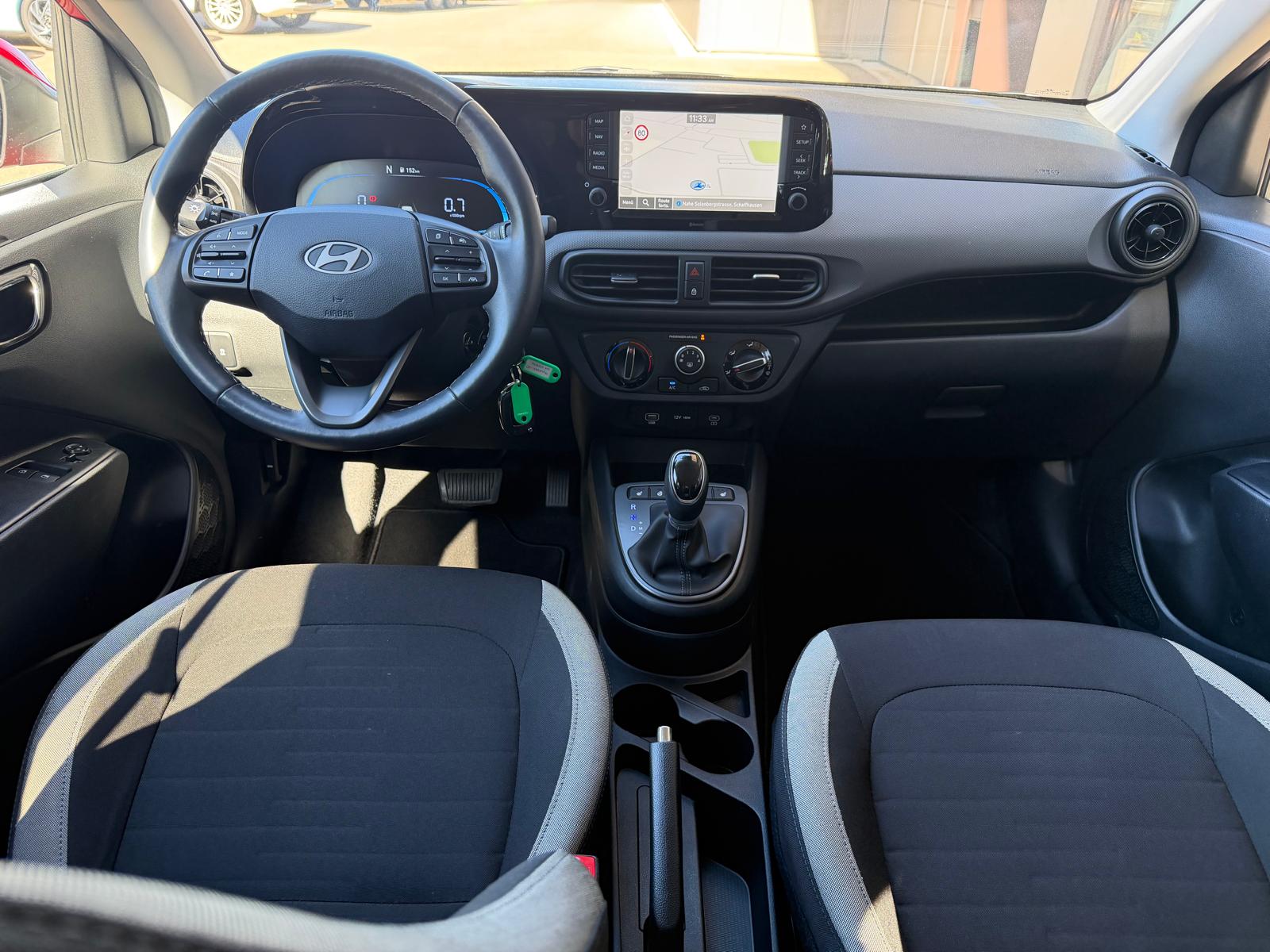 HYUNDAI i10 1.2 Amplia Aut.-image-13