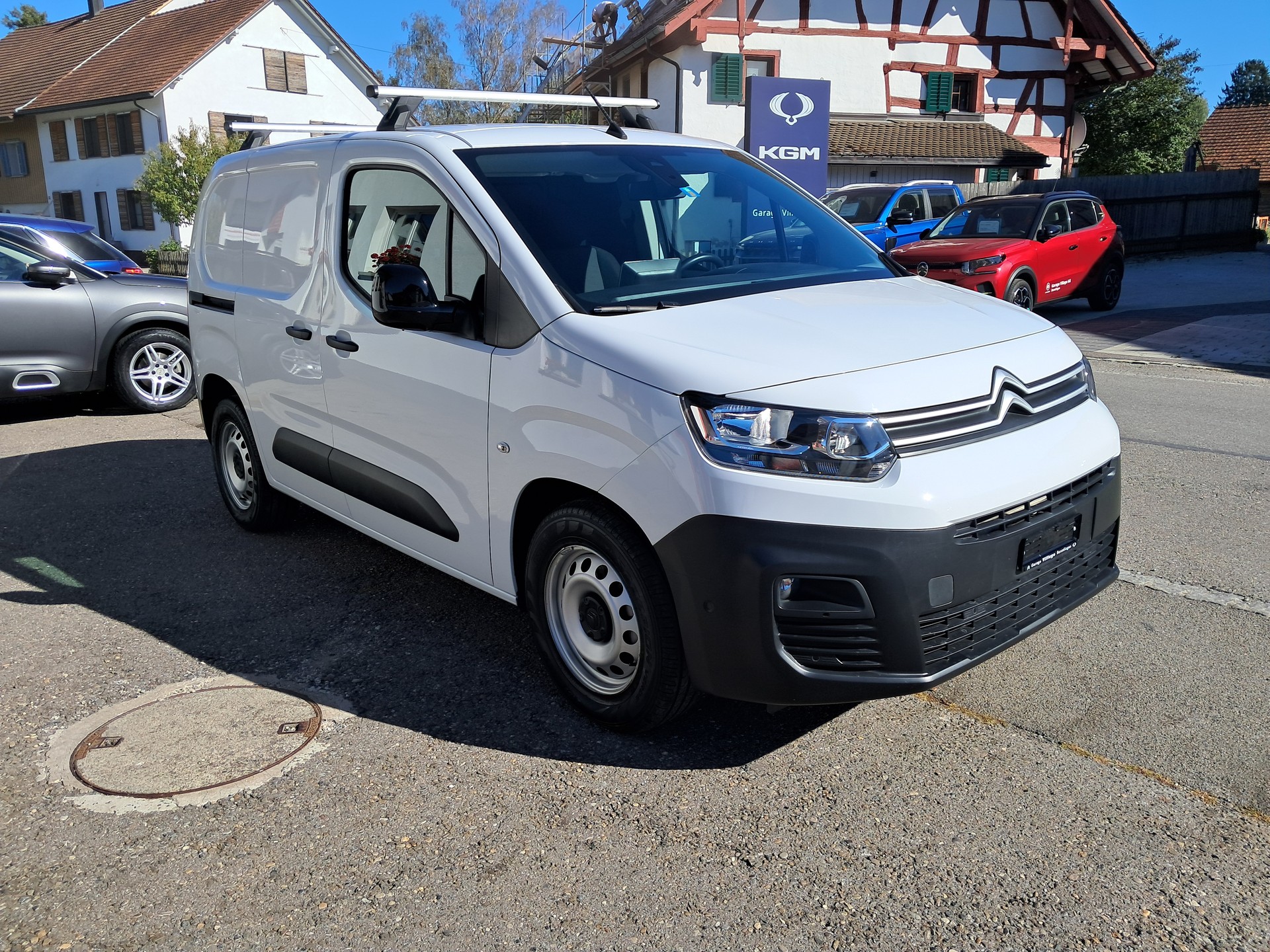 CITROEN e-Berlingo Van Swiss Edition-image-3