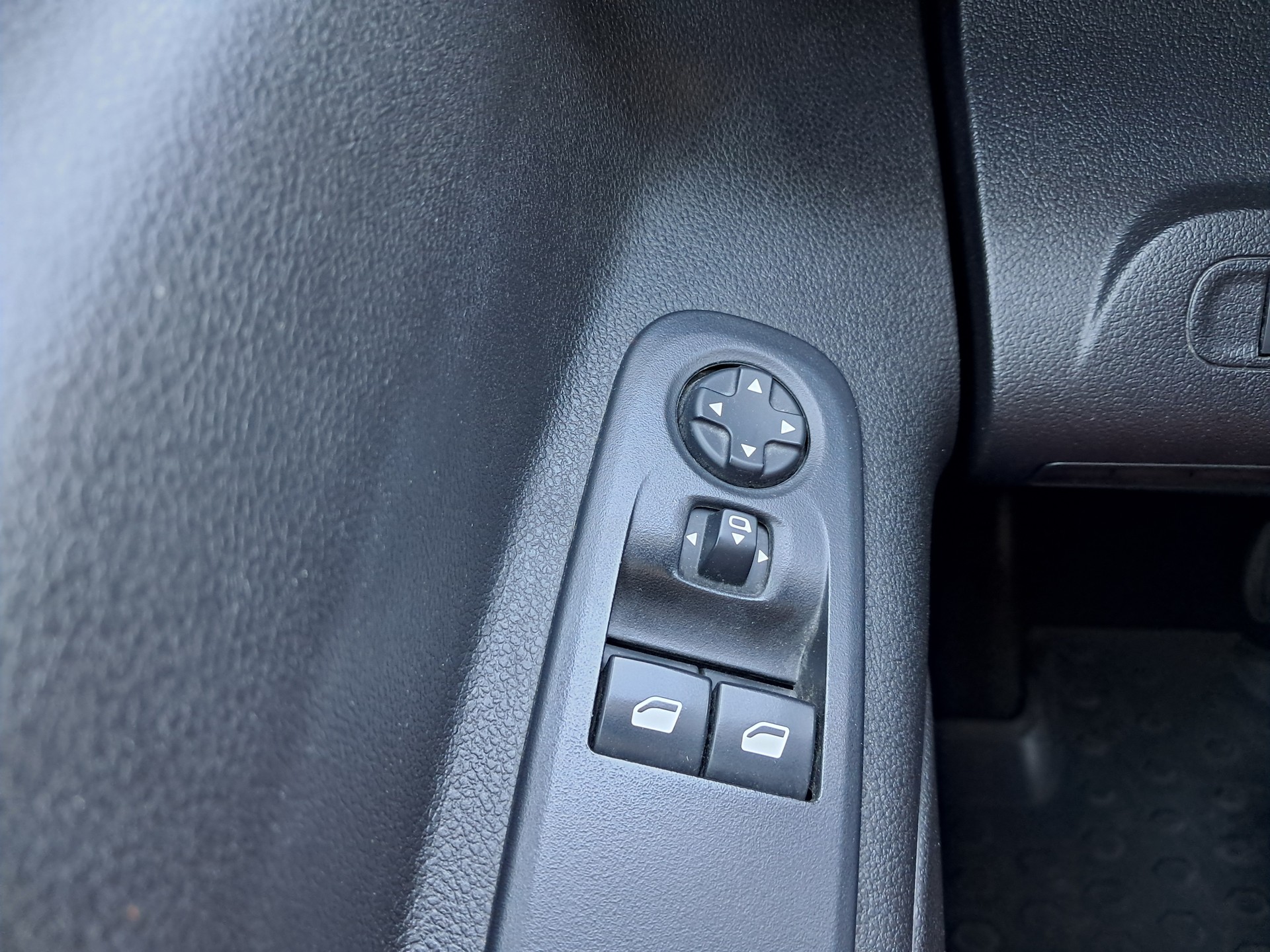 CITROEN e-Berlingo Van Swiss Edition-image-13