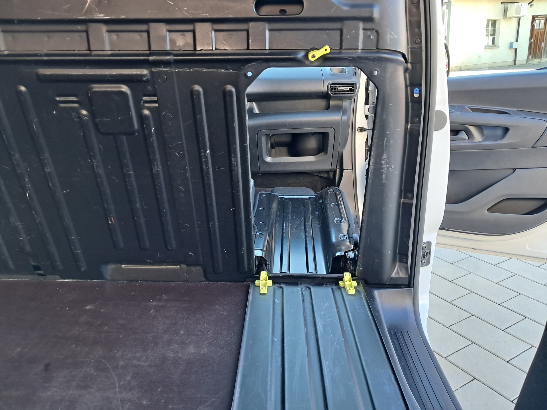 CITROEN e-Berlingo Van Swiss Edition-image-16