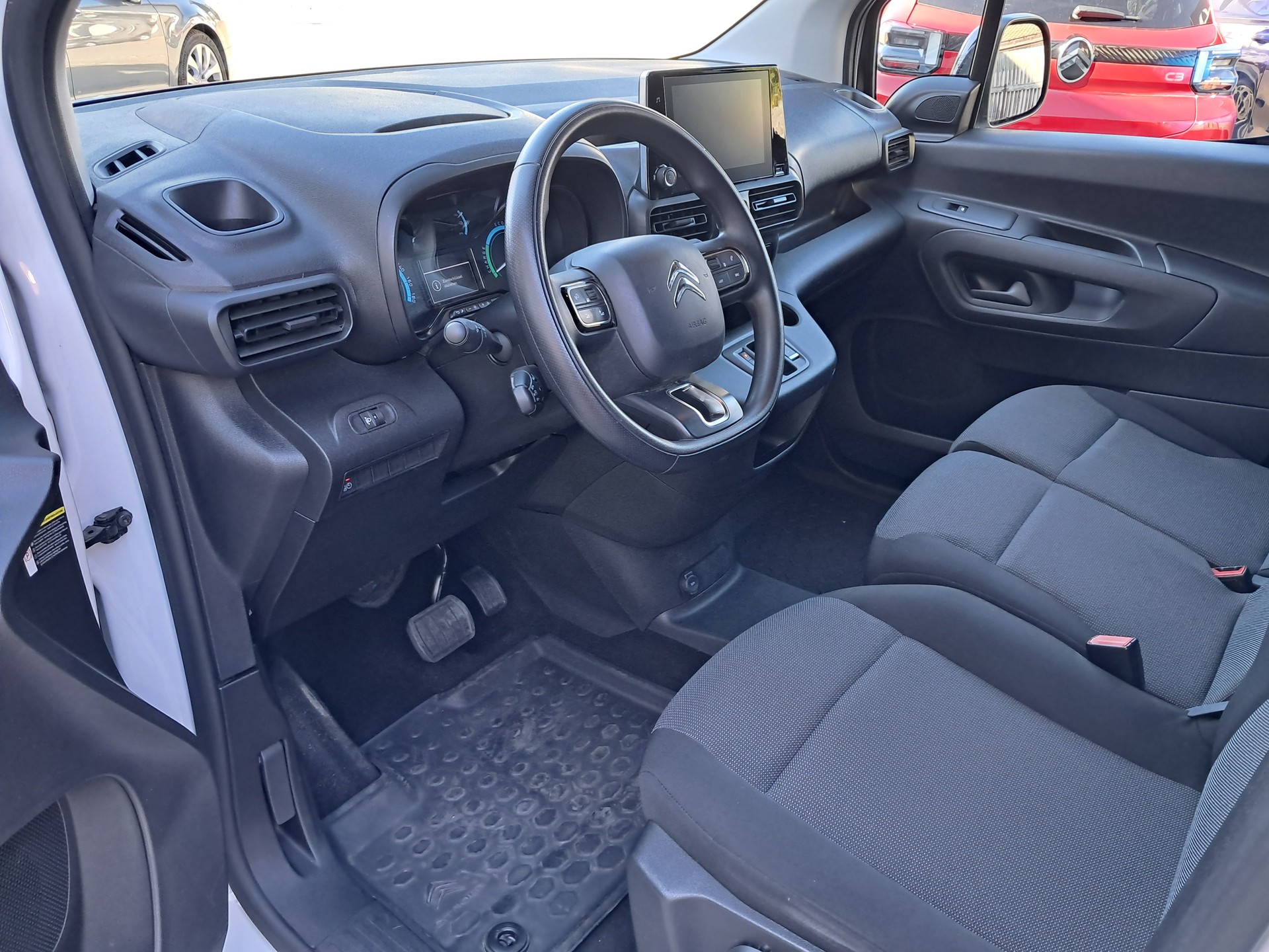 CITROEN e-Berlingo Van Swiss Edition-image-4