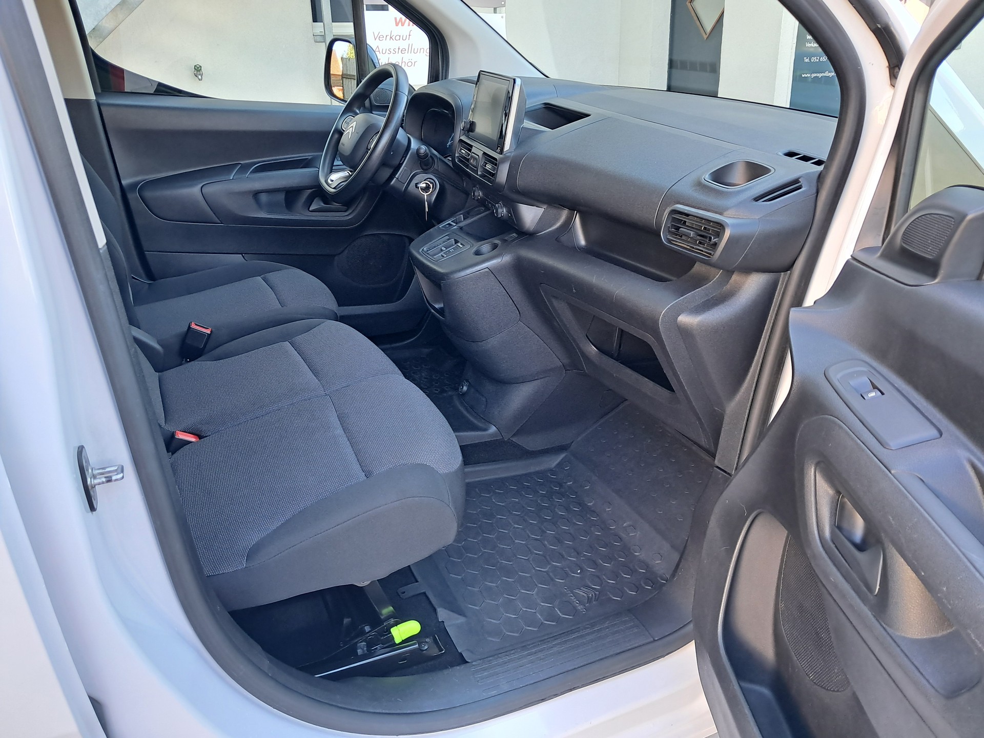 CITROEN e-Berlingo Van Swiss Edition-image-6