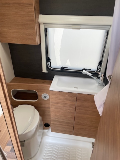 WEINSBERG Cara One 480QDK-image-10