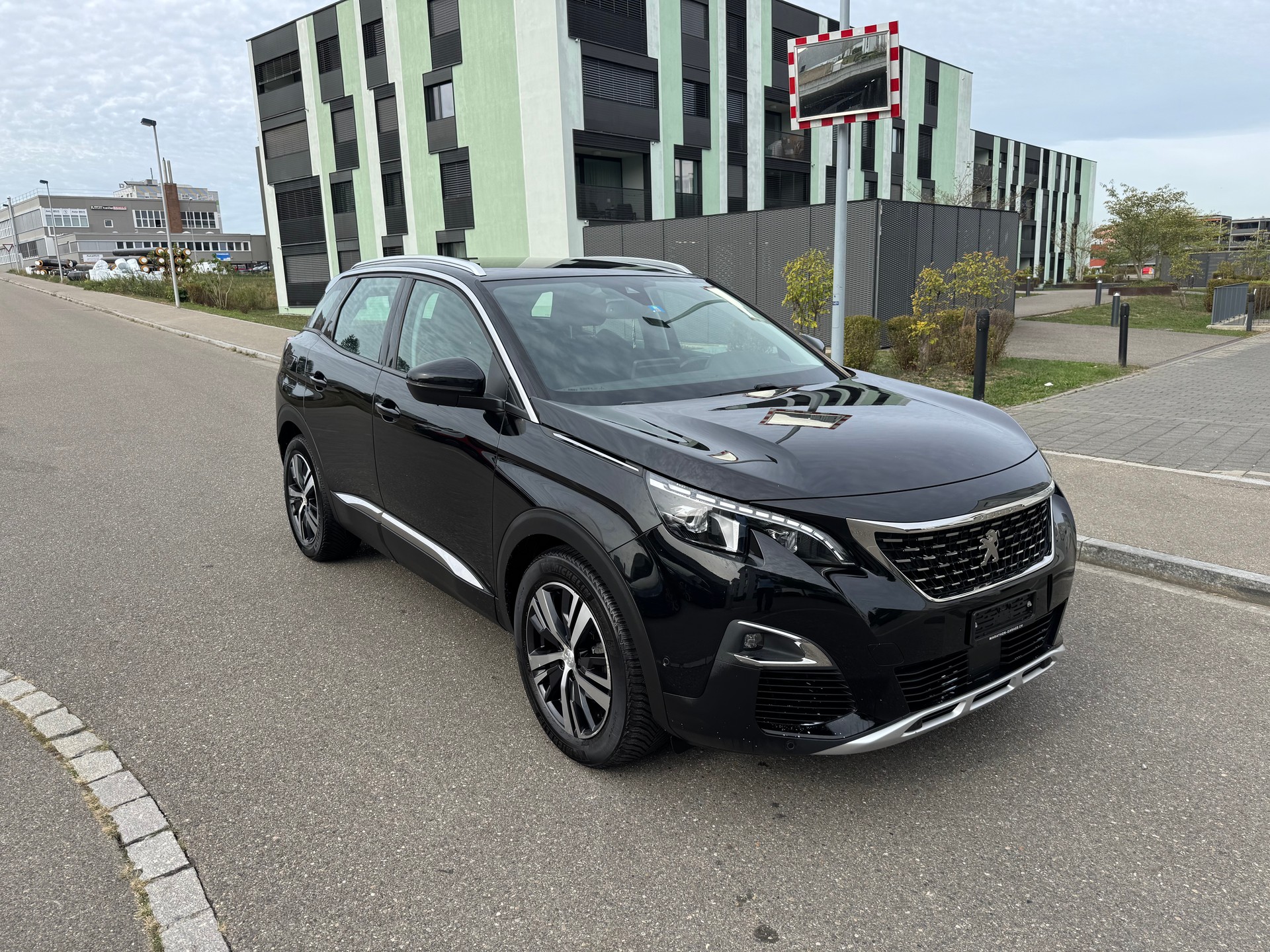 PEUGEOT 3008 1.5 BlueHDi Business Line EAT-image-1