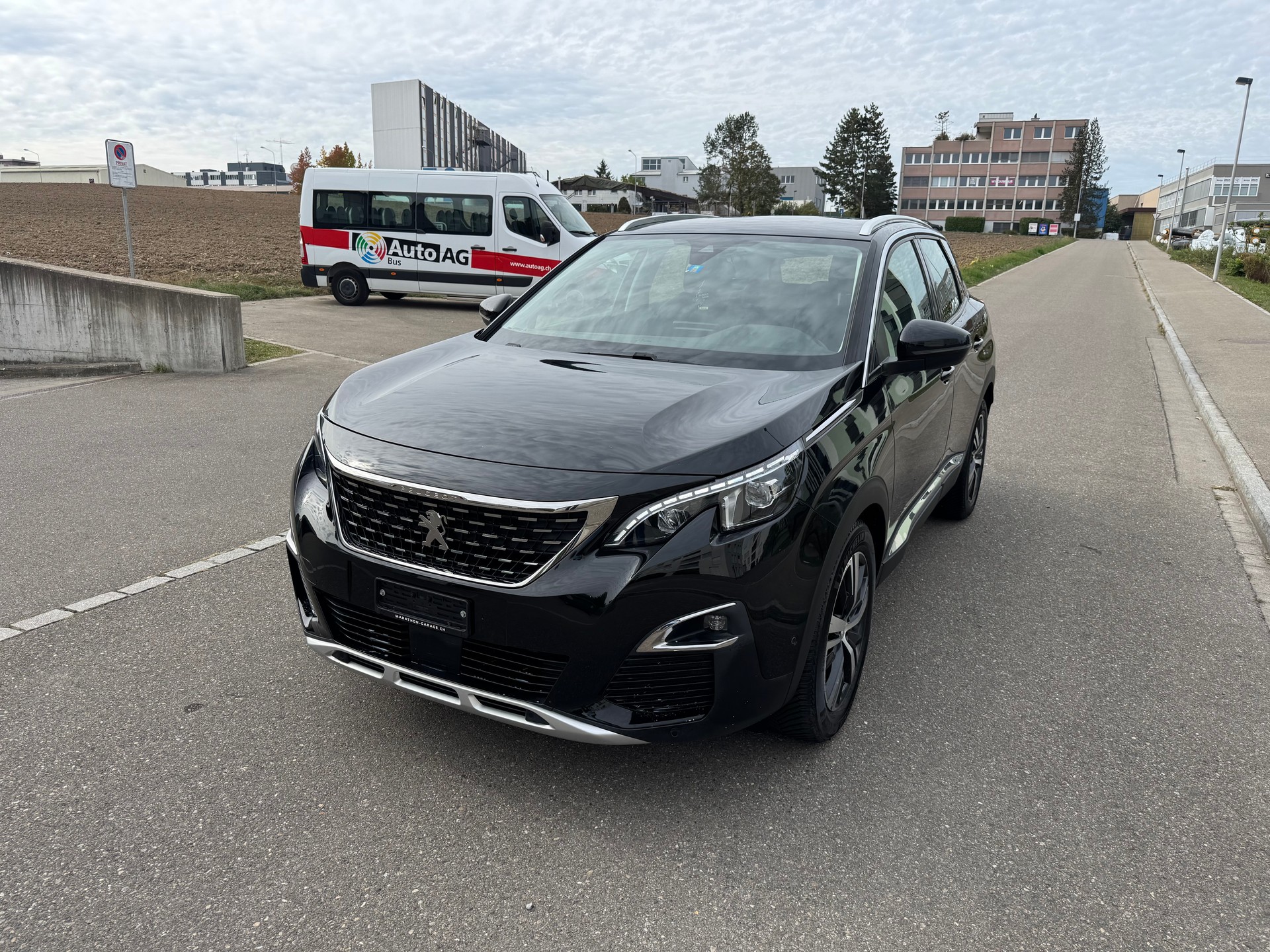 PEUGEOT 3008 1.5 BlueHDi Business Line EAT-image-3