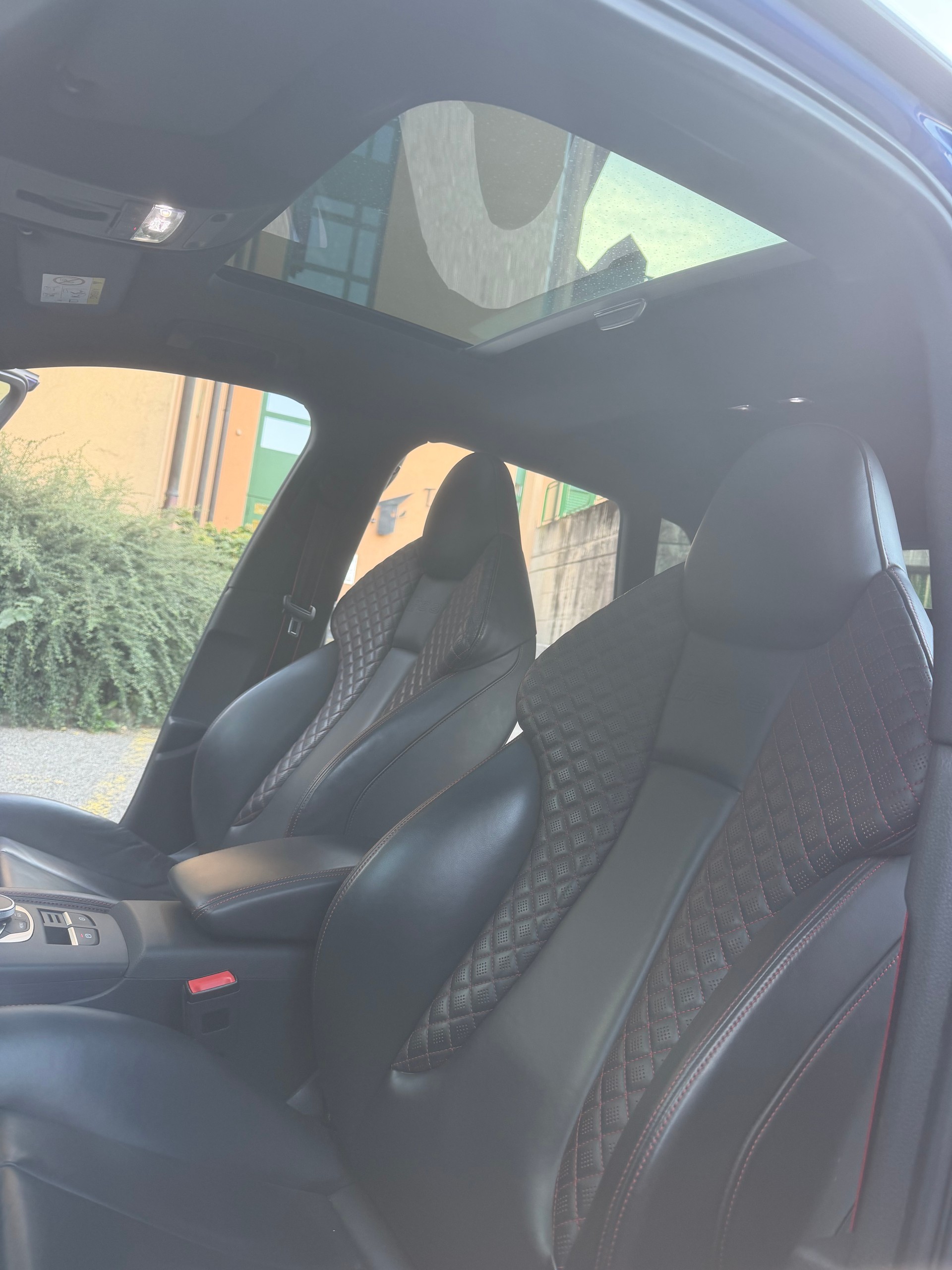 AUDI 2.5 T FSI quattro S-Tronic-image-16