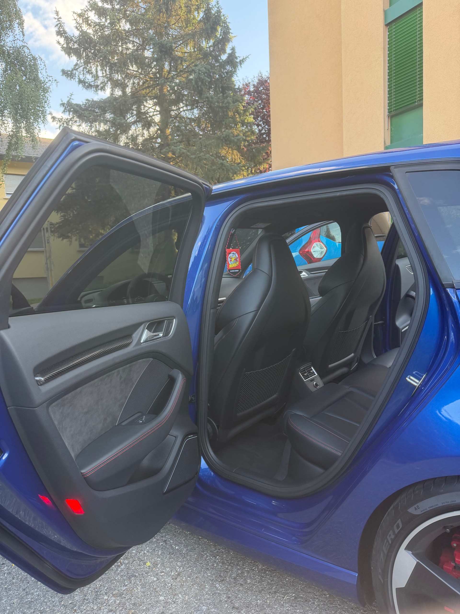 AUDI 2.5 T FSI quattro S-Tronic-image-9