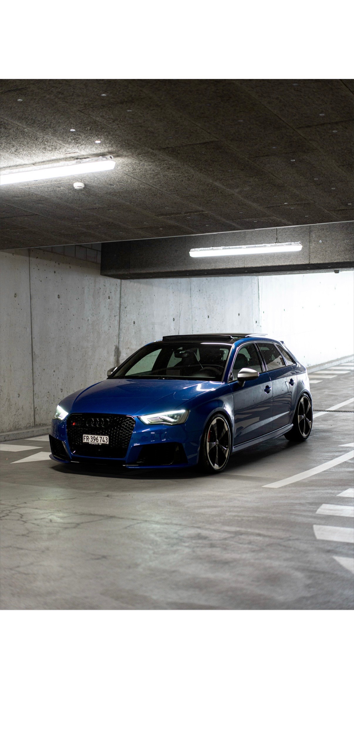 AUDI 2.5 T FSI quattro S-Tronic-image-2