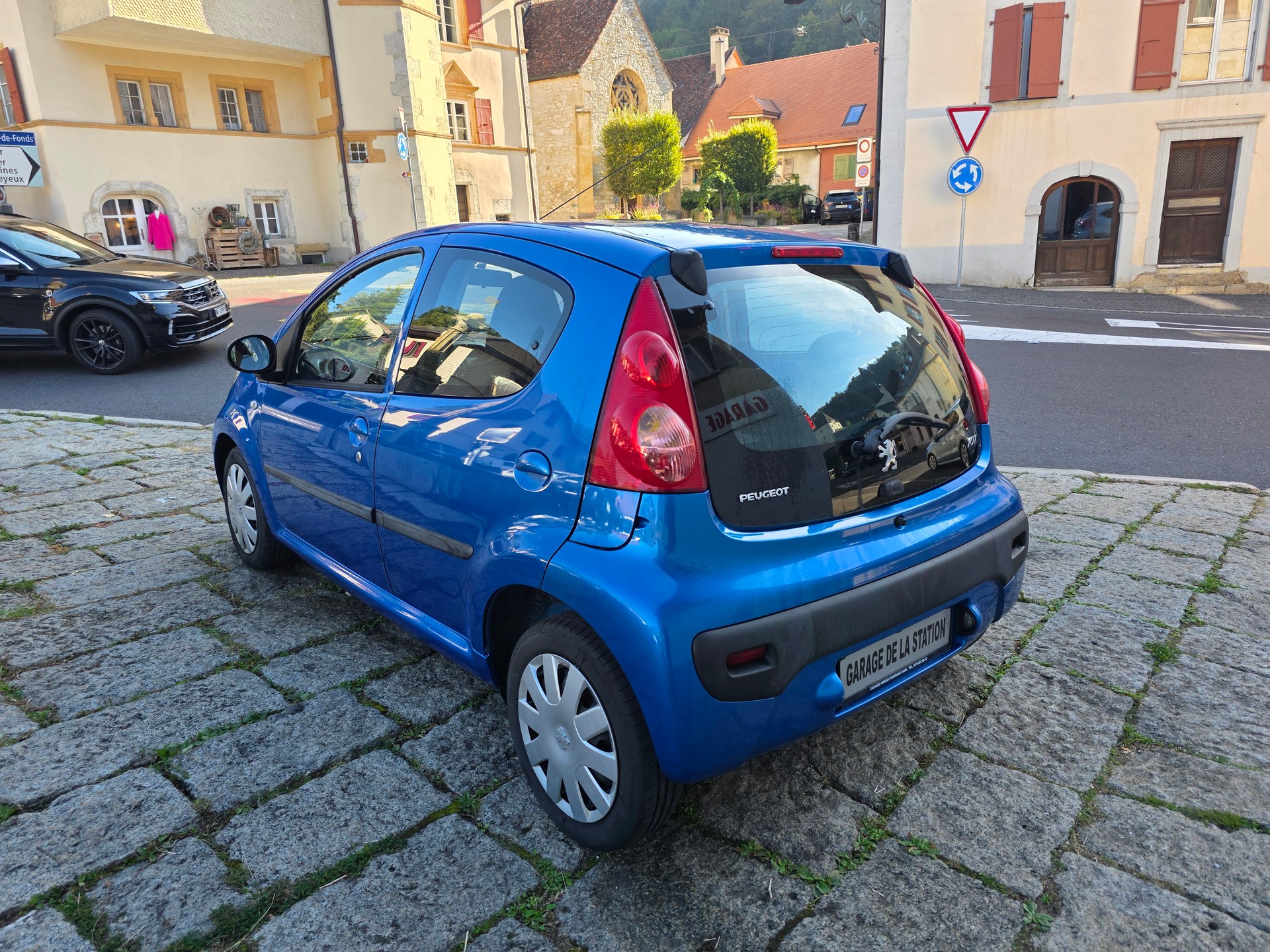PEUGEOT 107 1.0 Trendy-image-5