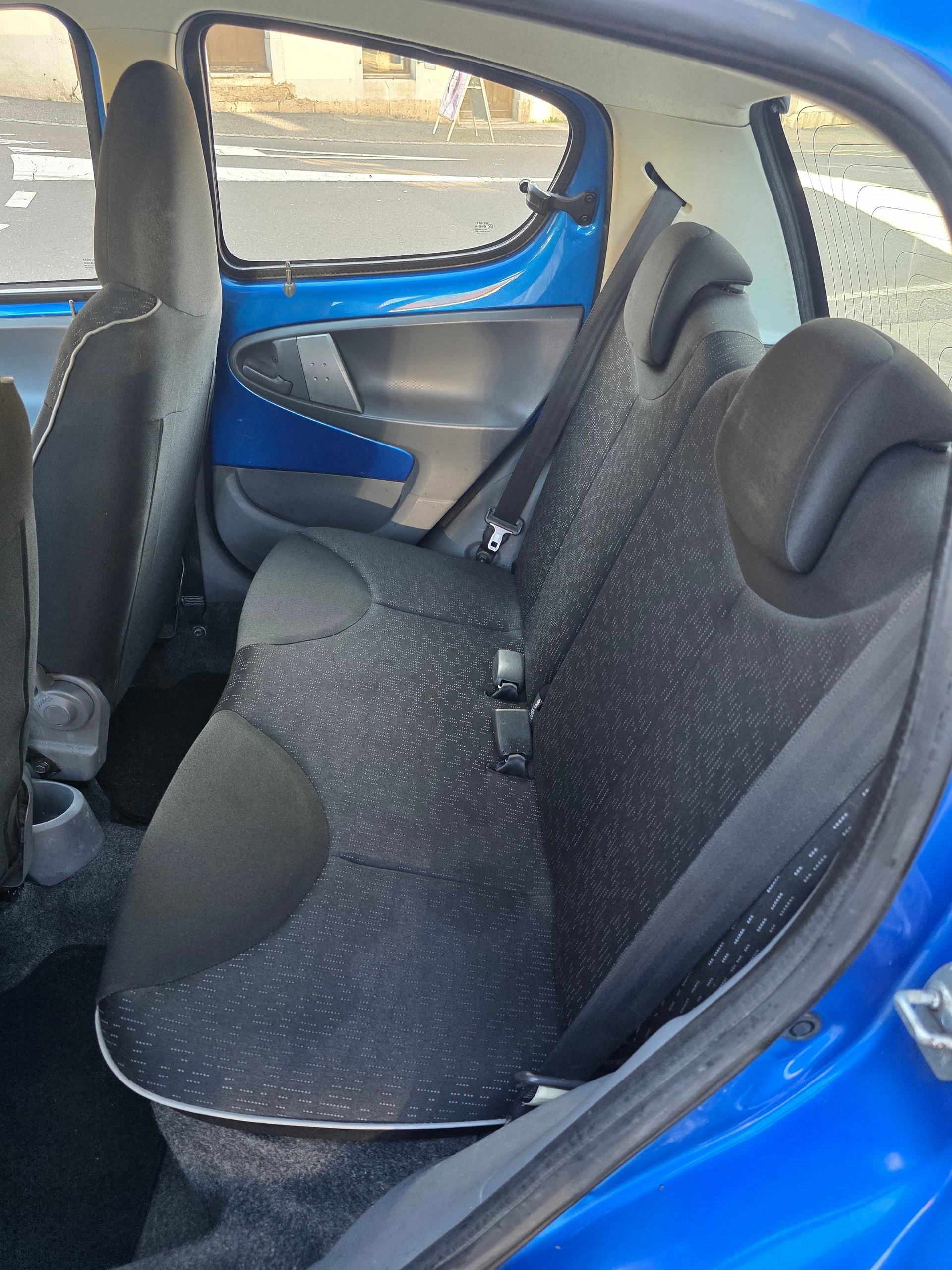 PEUGEOT 107 1.0 Trendy-image-10