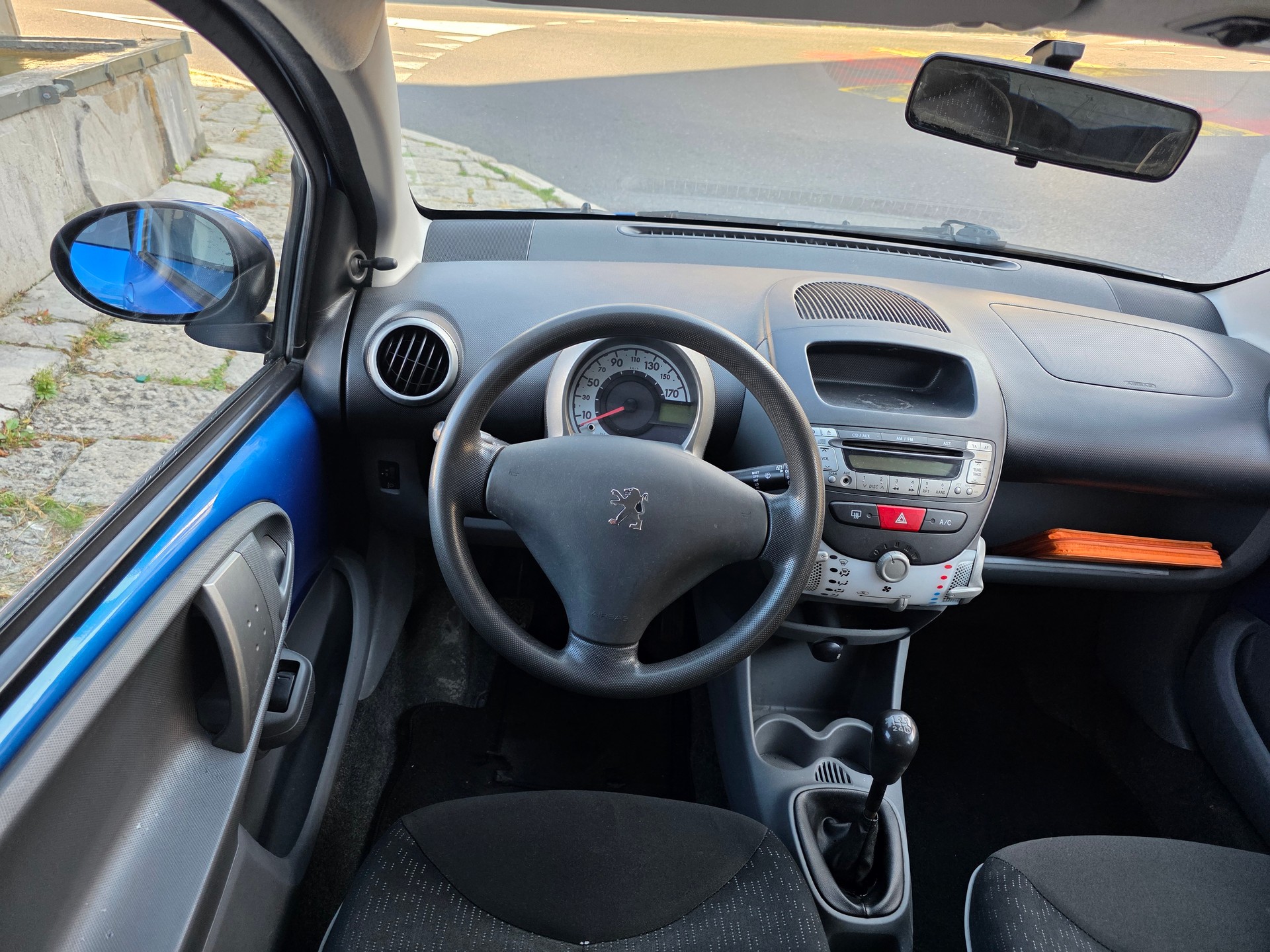 PEUGEOT 107 1.0 Trendy-image-7