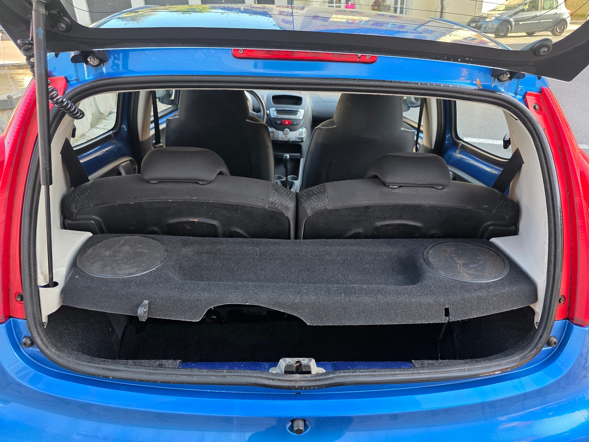PEUGEOT 107 1.0 Trendy-image-11