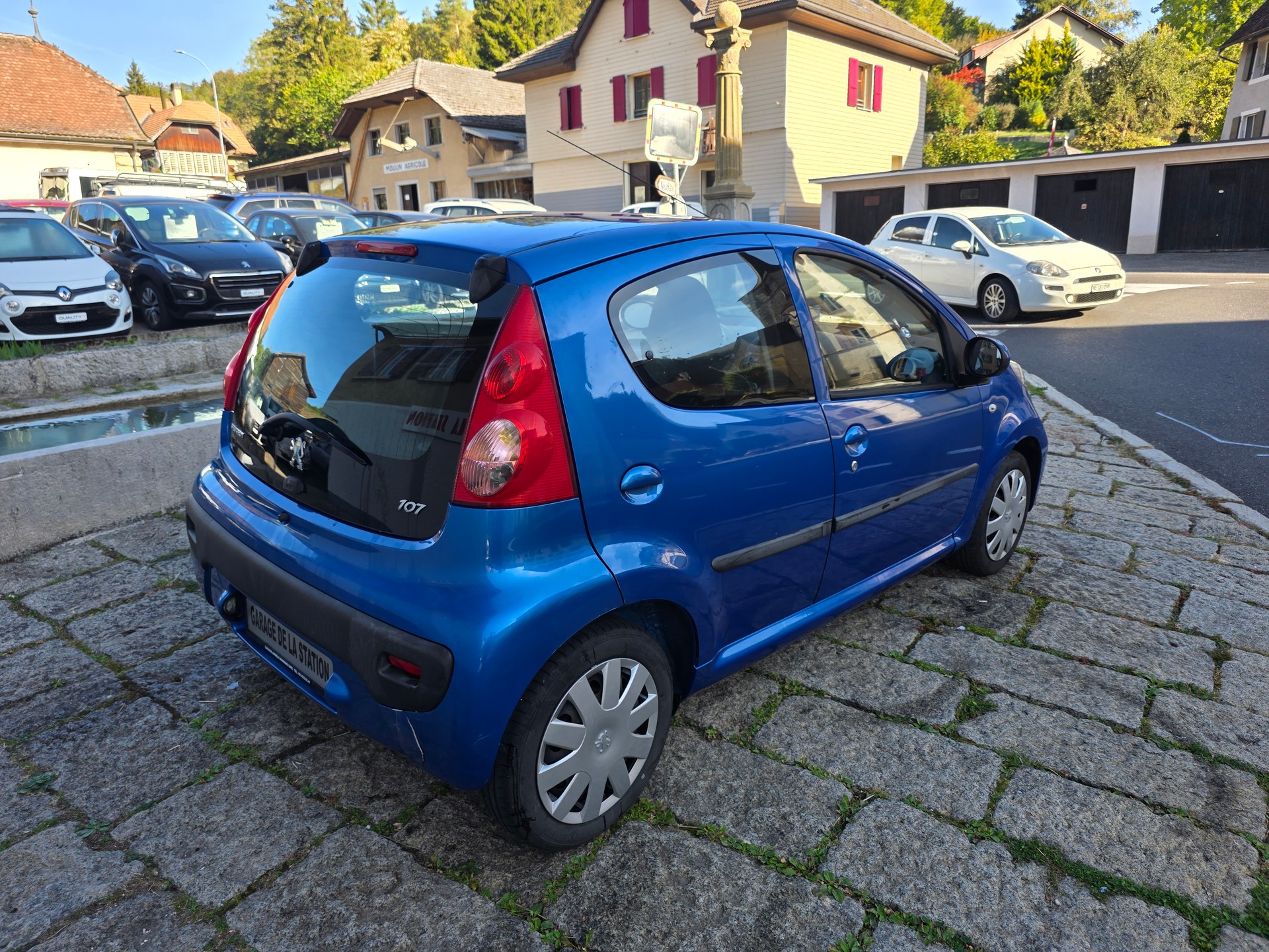 PEUGEOT 107 1.0 Trendy-image-3
