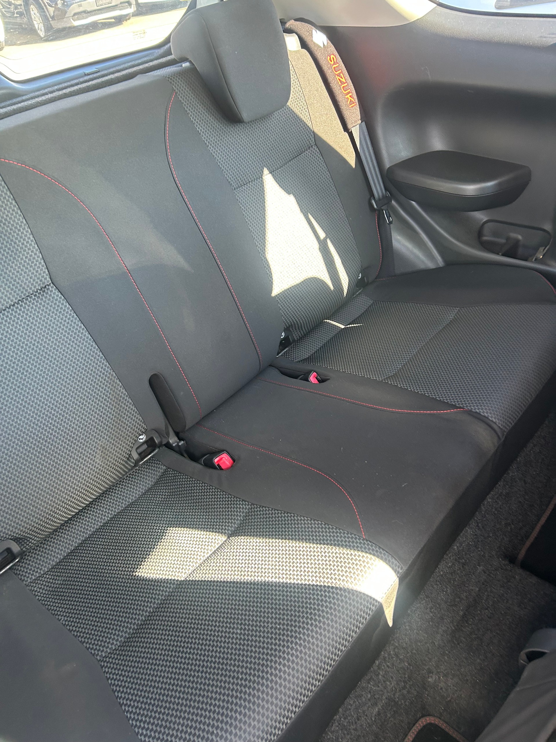 SUZUKI Swift 1.6i 16V Sport-image-3