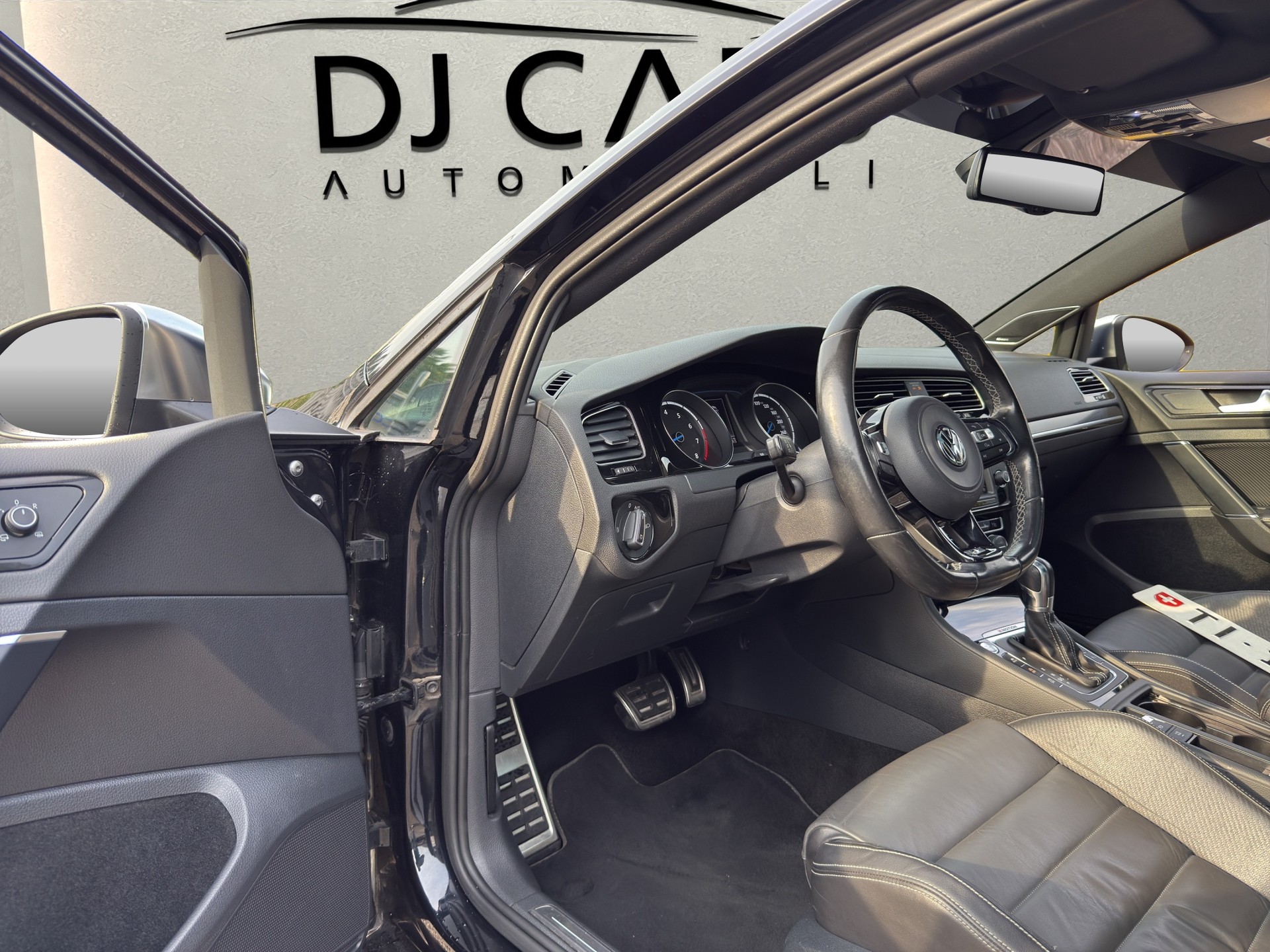 VW Golf 2.0 TSI R 4Motion DSG-image-13