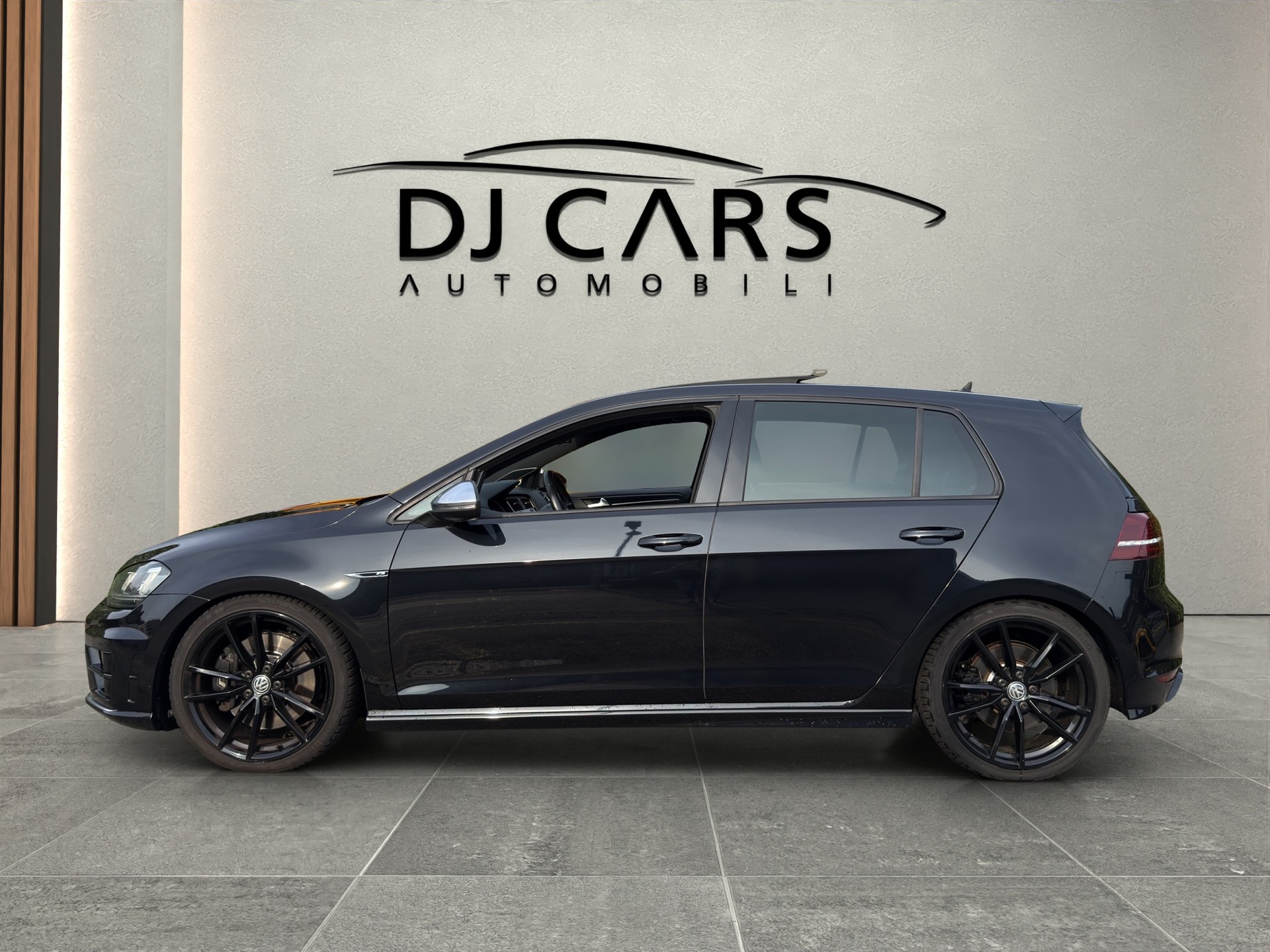 VW Golf 2.0 TSI R 4Motion DSG-image-3