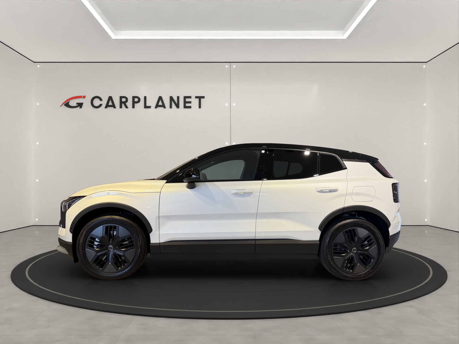 VOLVO EX30 CC P8 Plus AWD-showroom-element-1