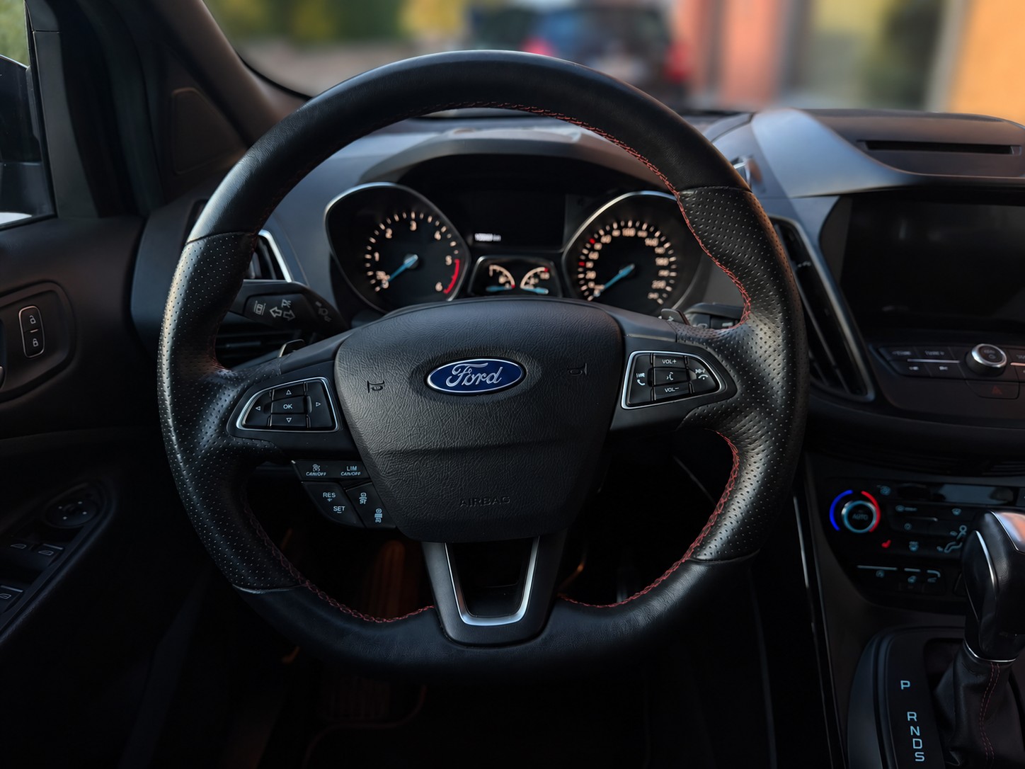FORD Kuga 2.0 TDCi ST Line High 4WD PowerShift-image-8