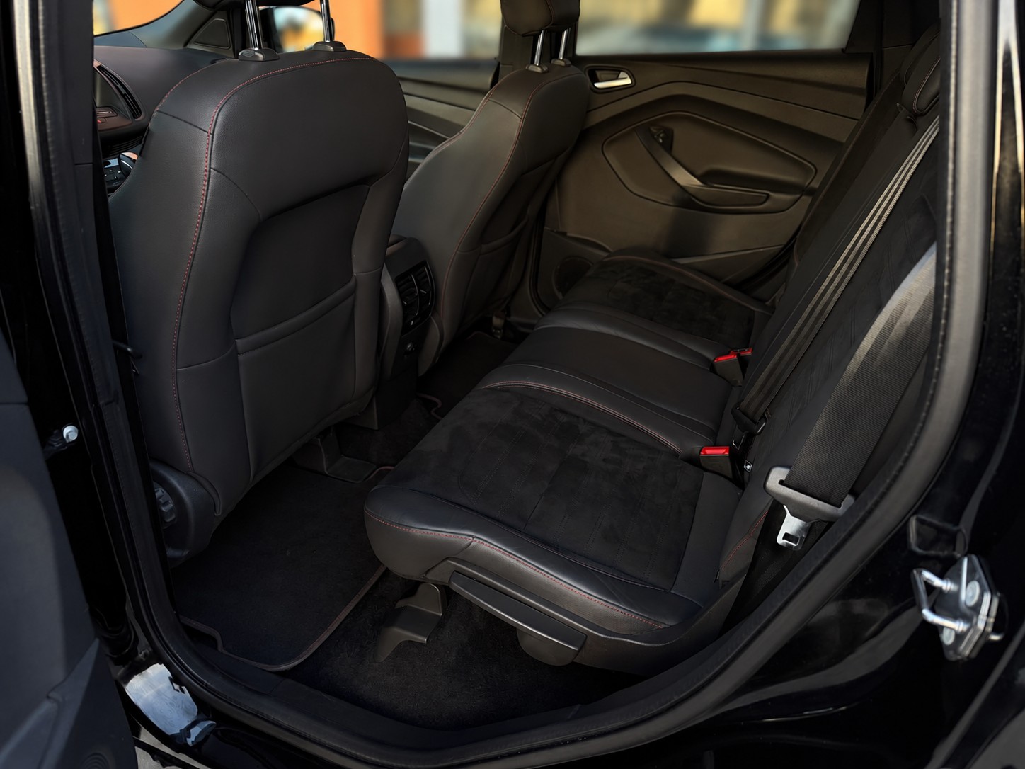 FORD Kuga 2.0 TDCi ST Line High 4WD PowerShift-image-6