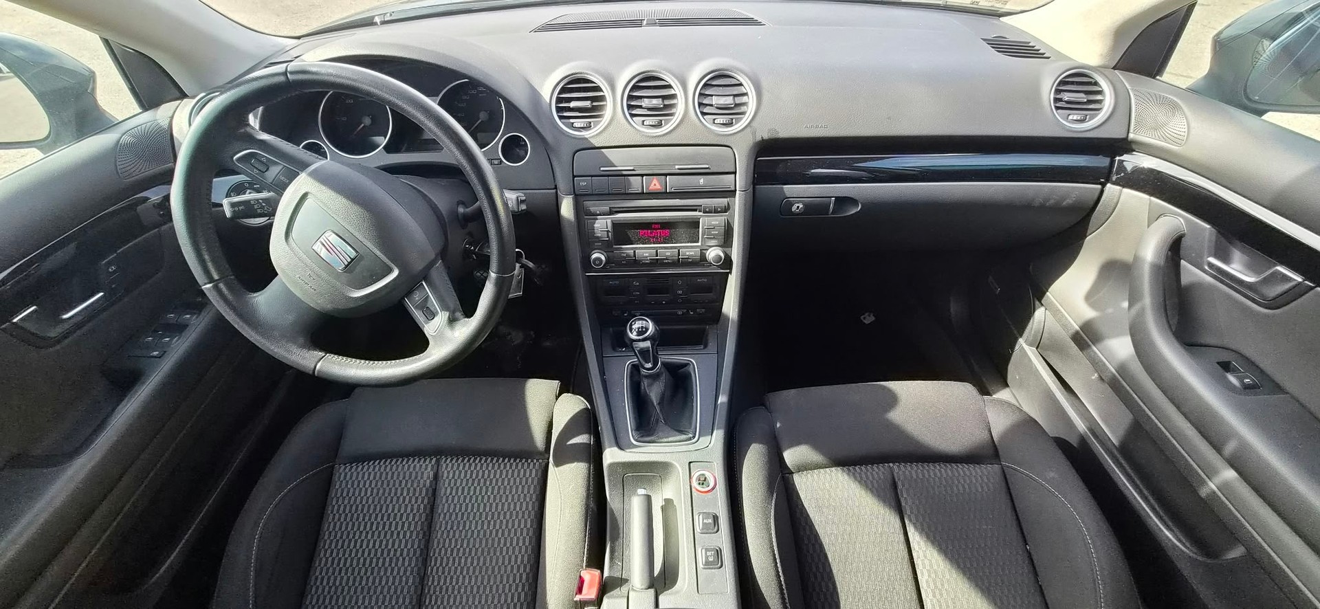 SEAT Exeo 2.0 TDI Style-image-5