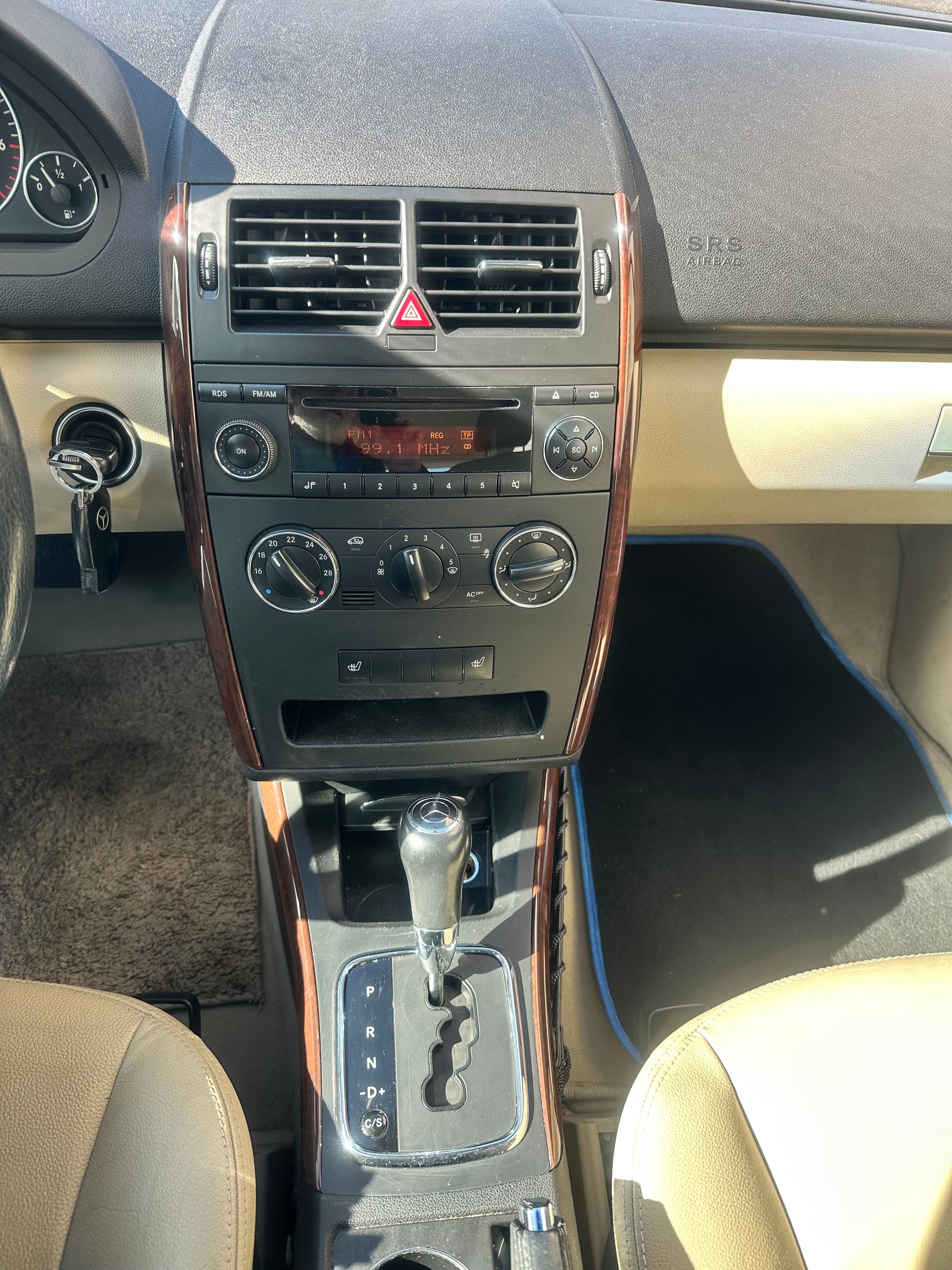 MERCEDES-BENZ A 170 Elégance-image-11