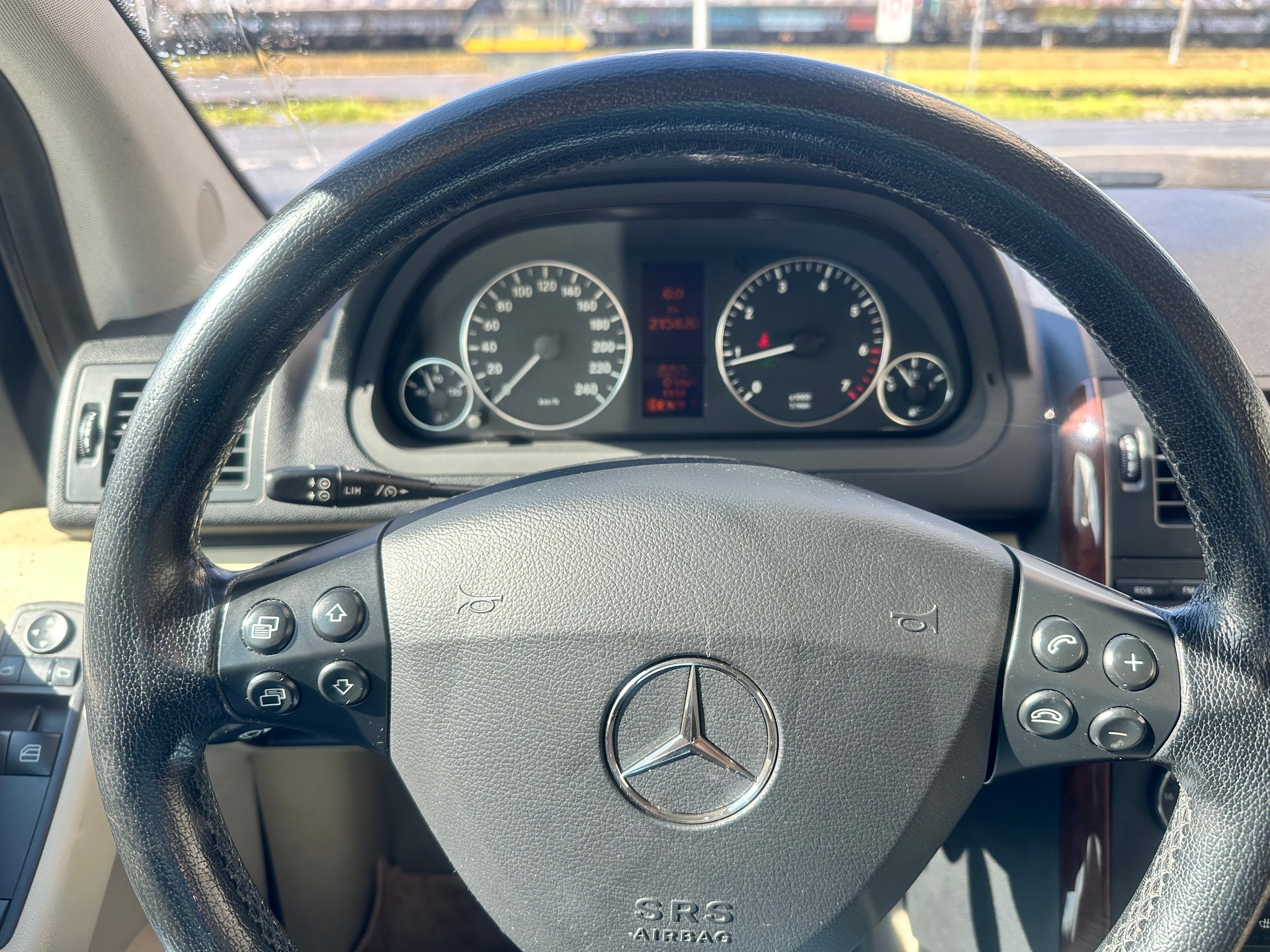 MERCEDES-BENZ A 170 Elégance-image-10