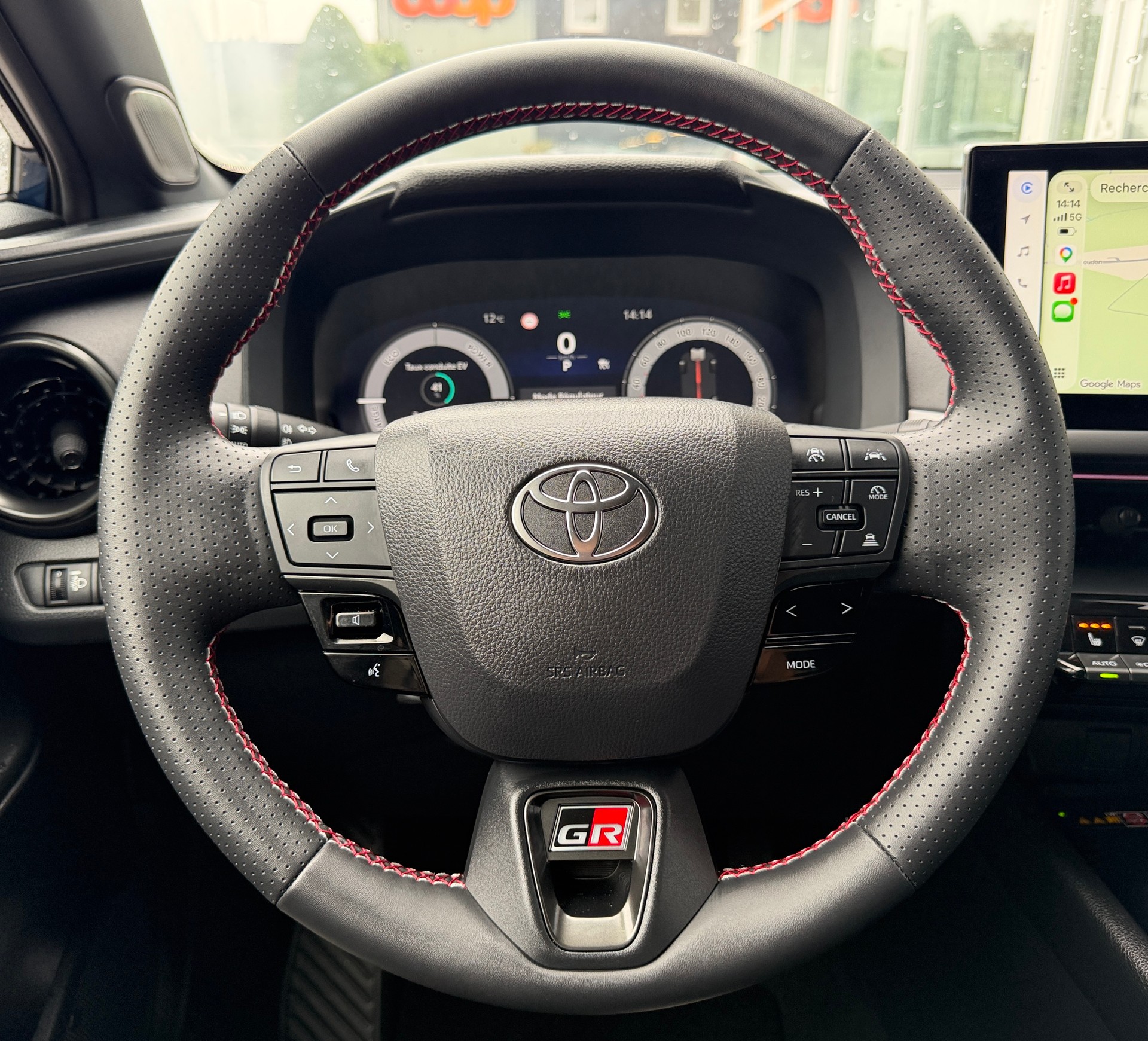 TOYOTA C-HR 2.0 HSD CVT GR Sport 4WD-image-16