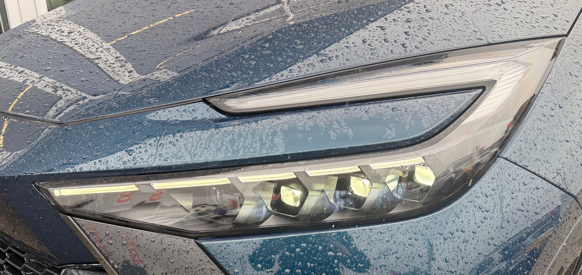 TOYOTA C-HR 2.0 HSD CVT GR Sport 4WD-image-2