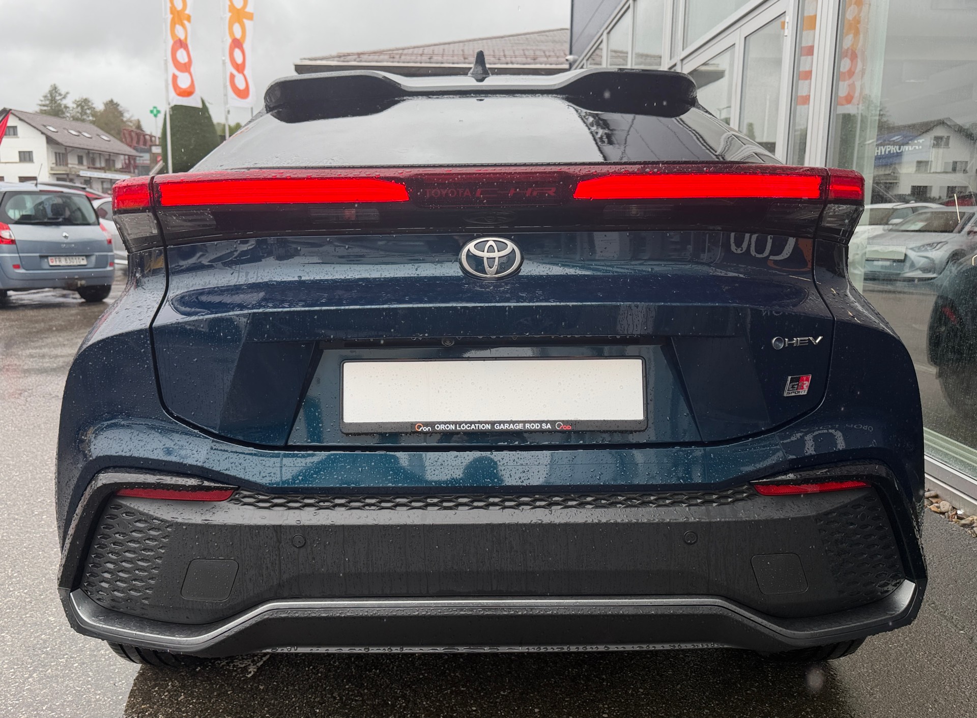 TOYOTA C-HR 2.0 HSD CVT GR Sport 4WD-image-7
