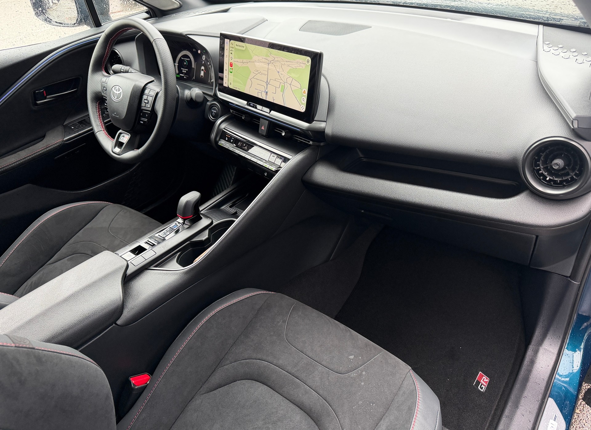 TOYOTA C-HR 2.0 HSD CVT GR Sport 4WD-image-10