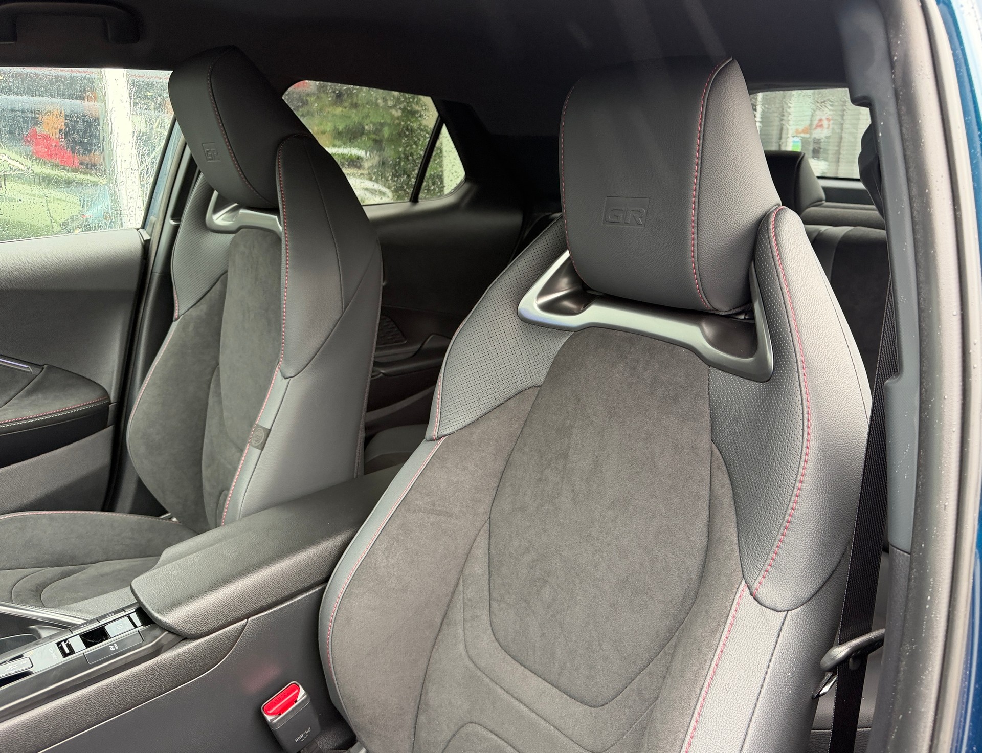 TOYOTA C-HR 2.0 HSD CVT GR Sport 4WD-image-12