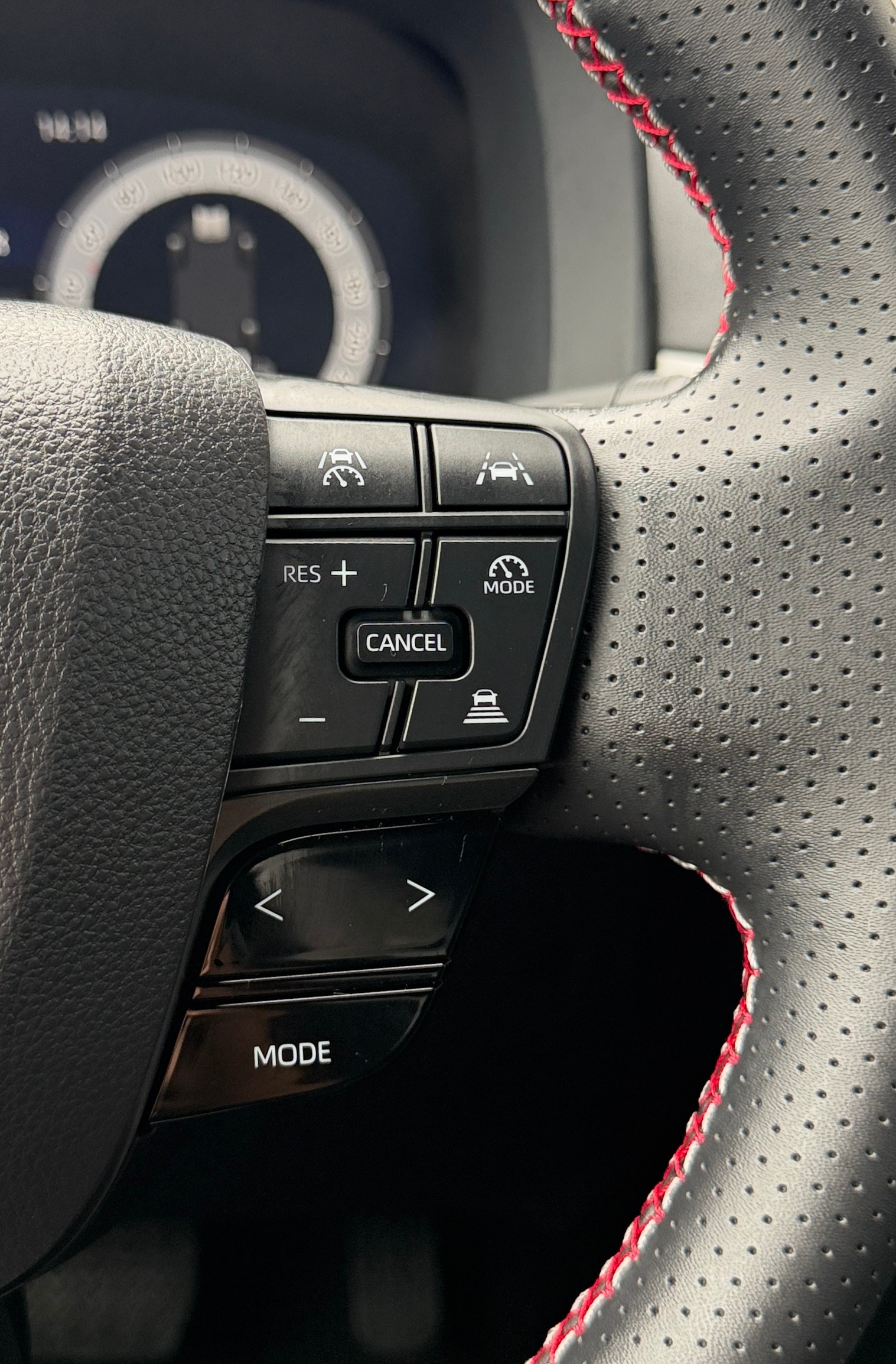 TOYOTA C-HR 2.0 HSD CVT GR Sport 4WD-image-18